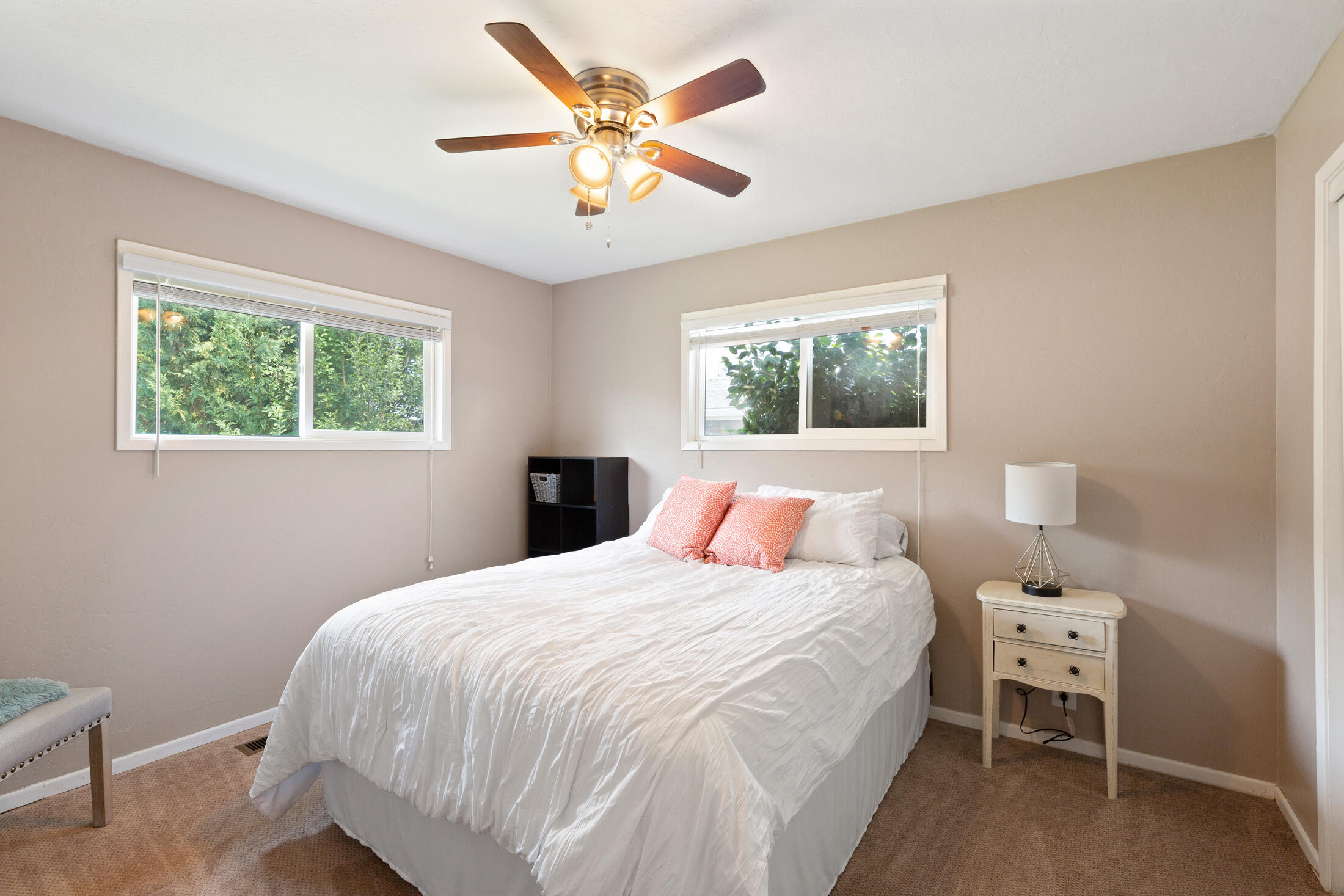 1016 NW Bellevue Place