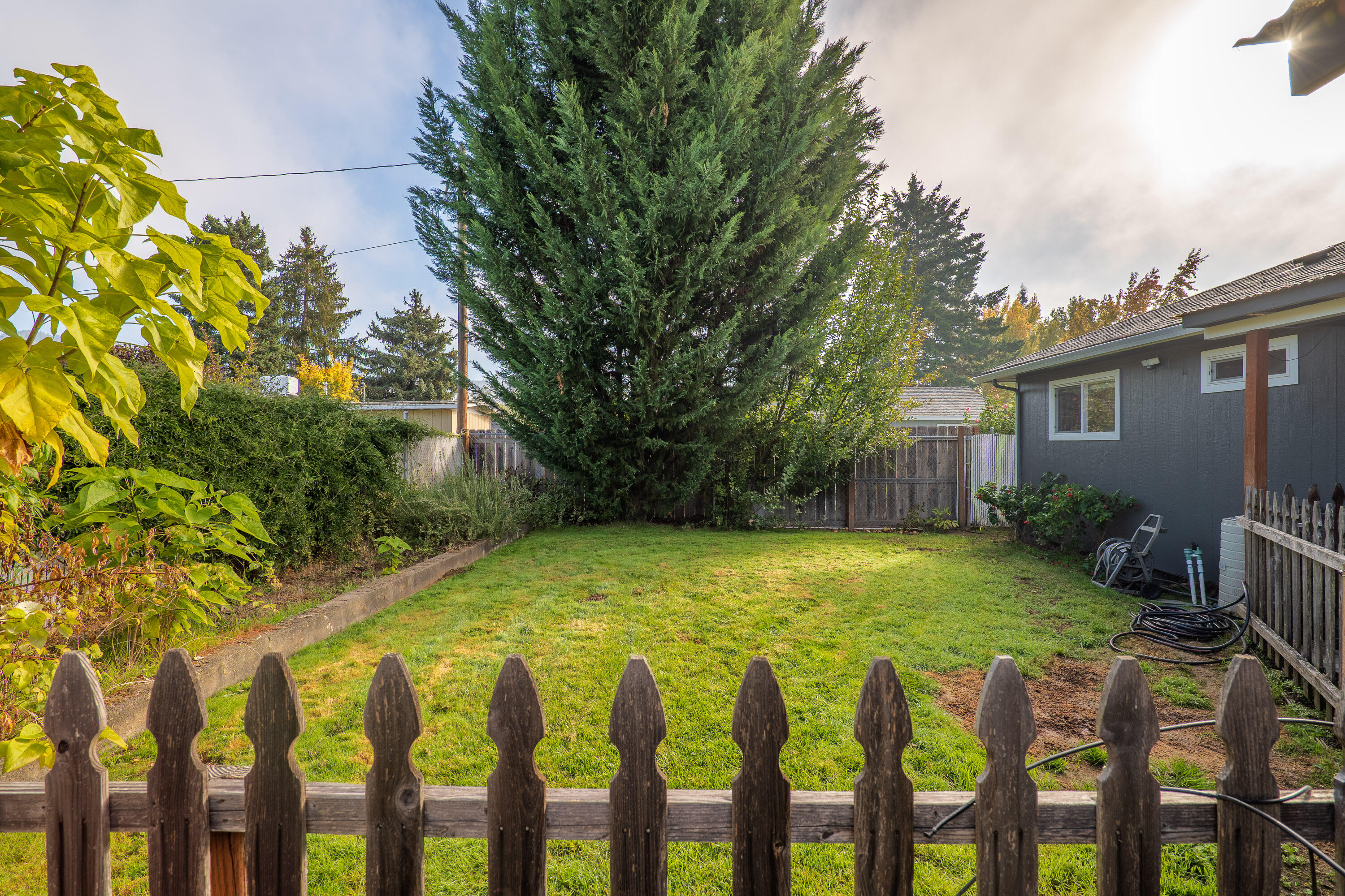 1016 NW Bellevue Place