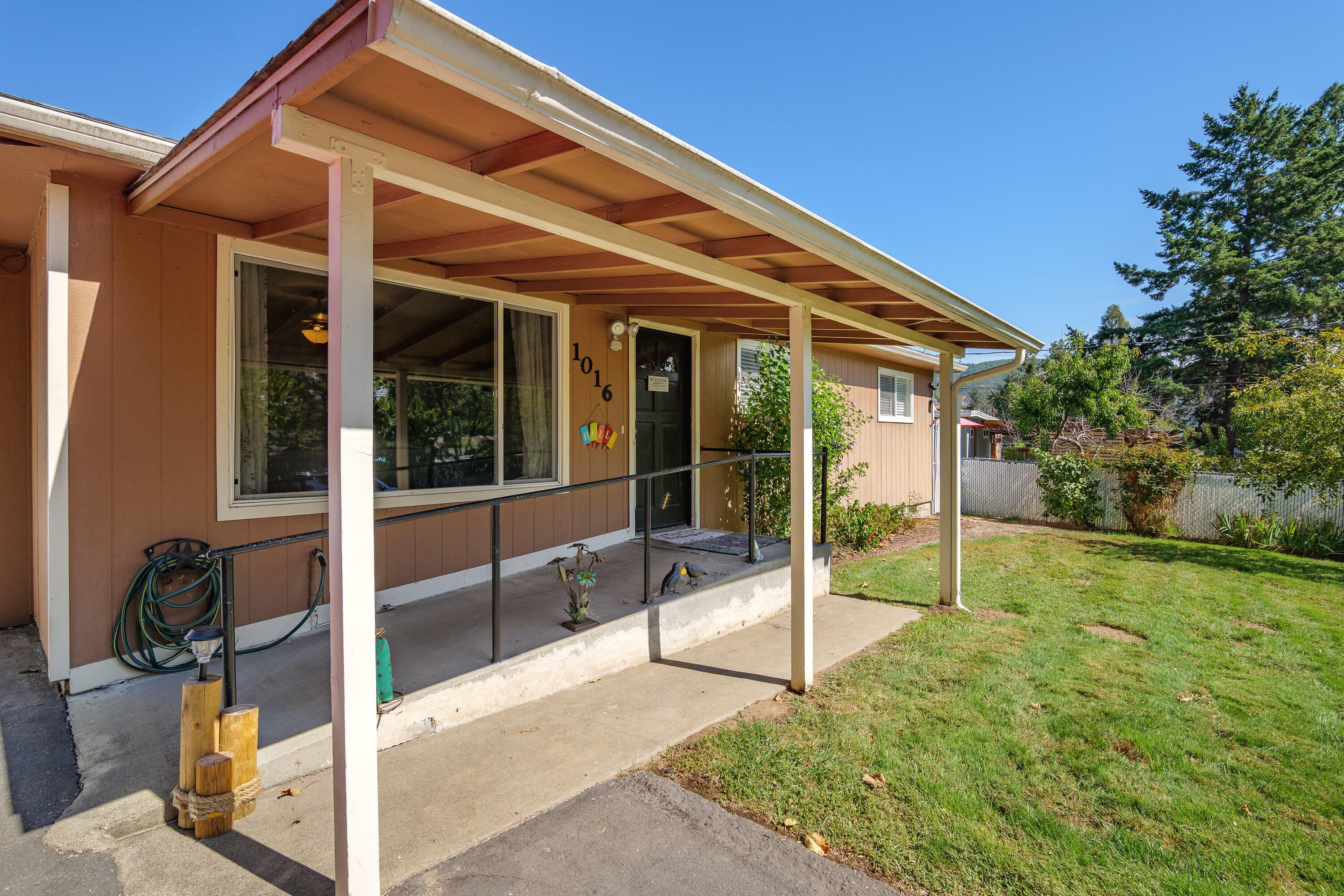 1016 NW Bellevue Place