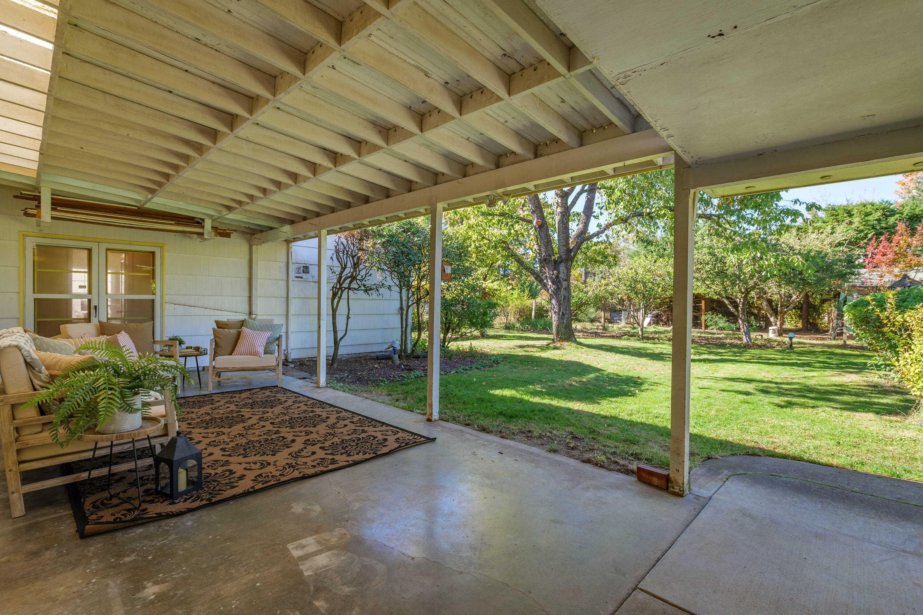 1034 SE Clarey Avenue, Grants Pass