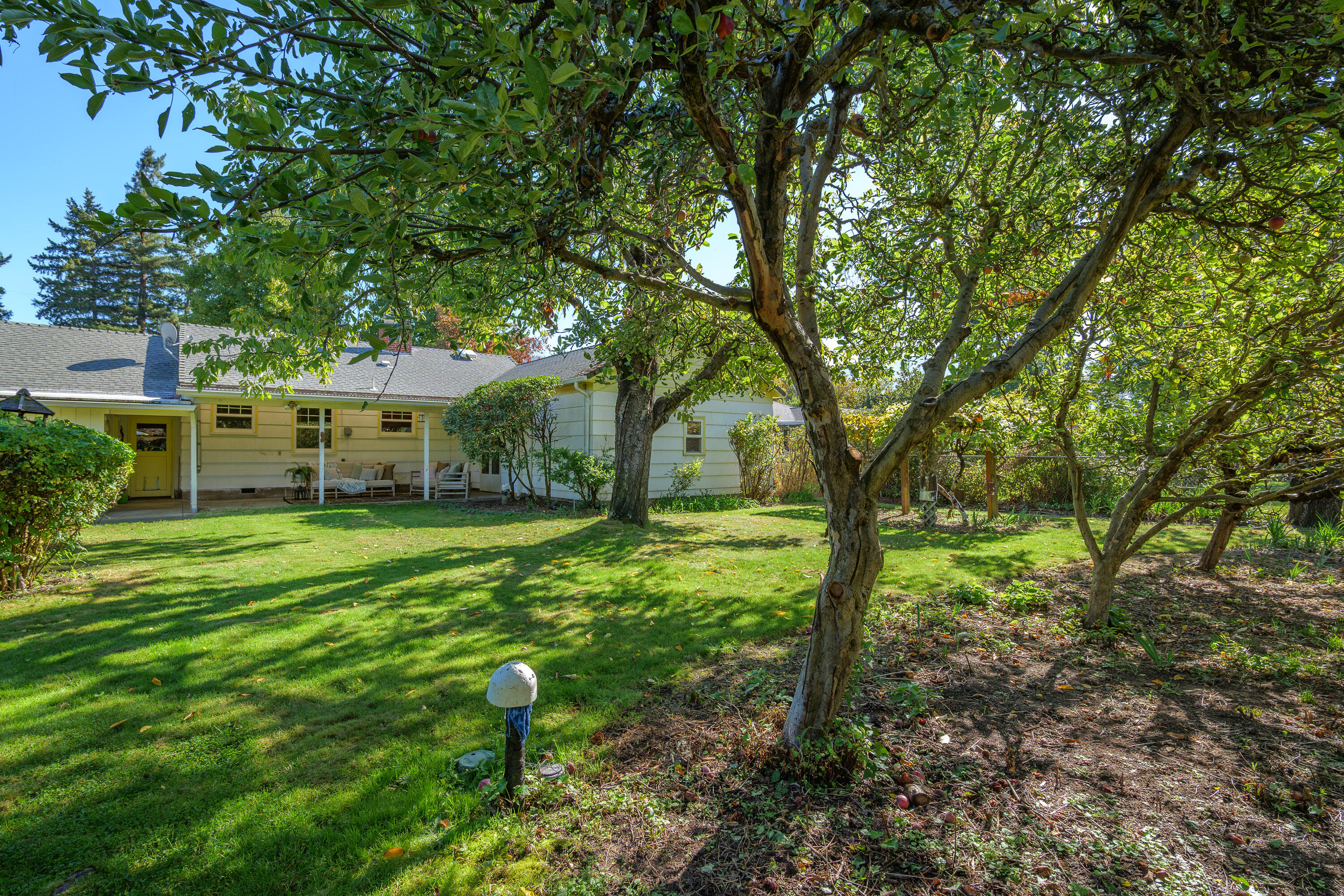 1034 SE Clarey Avenue, Grants Pass
