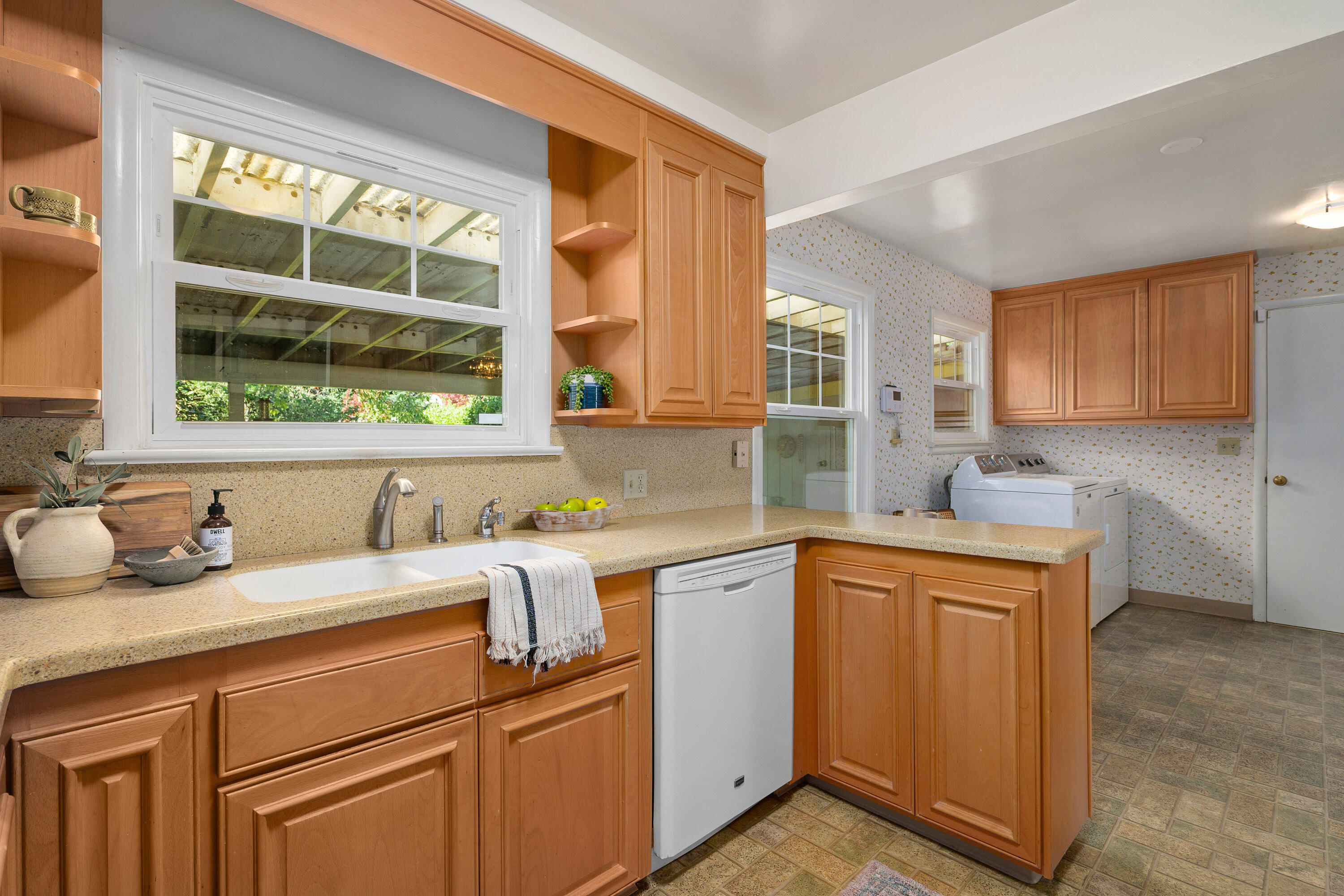 1034 SE Clarey Avenue, Grants Pass
