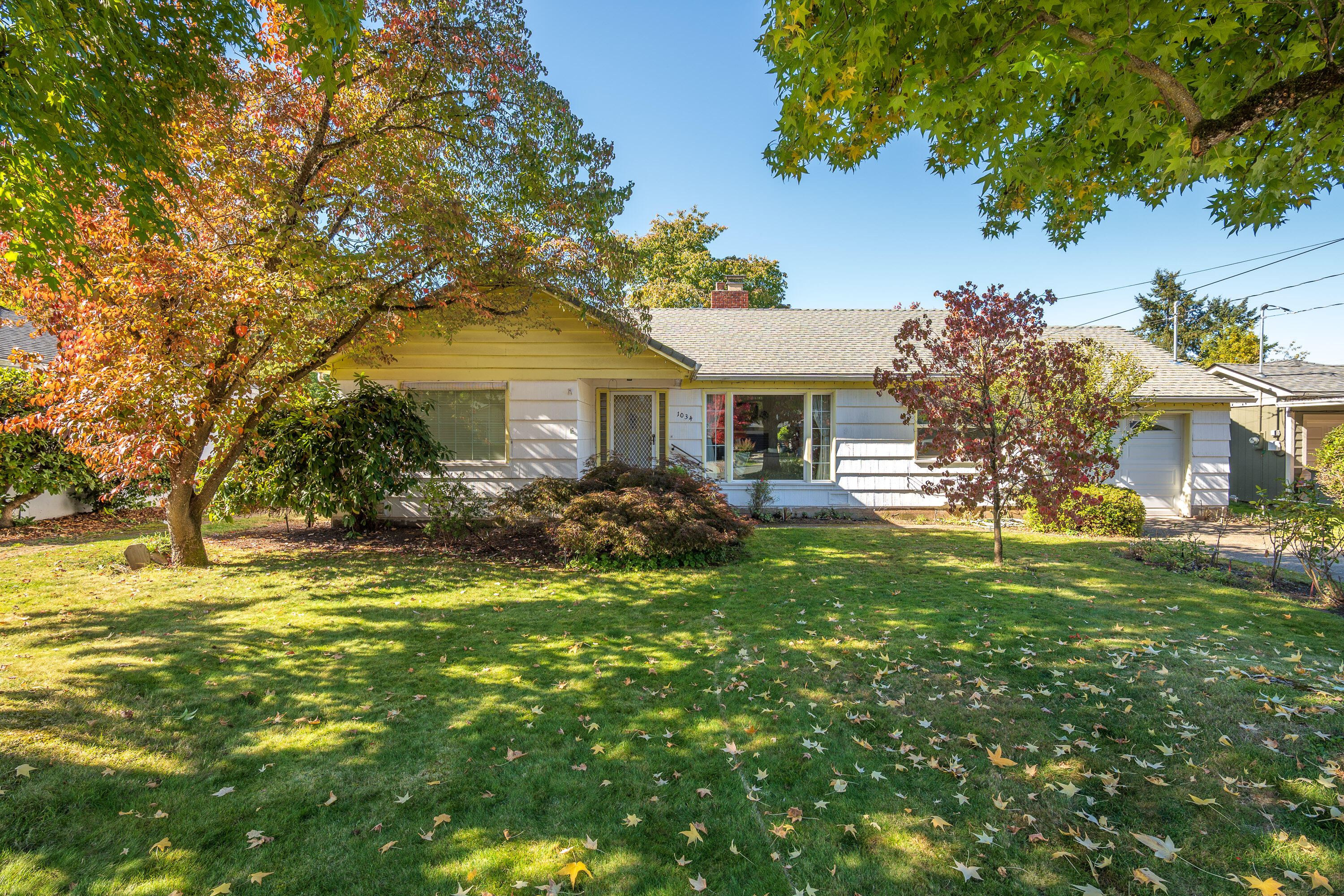 1034 SE Clarey Avenue, Grants Pass