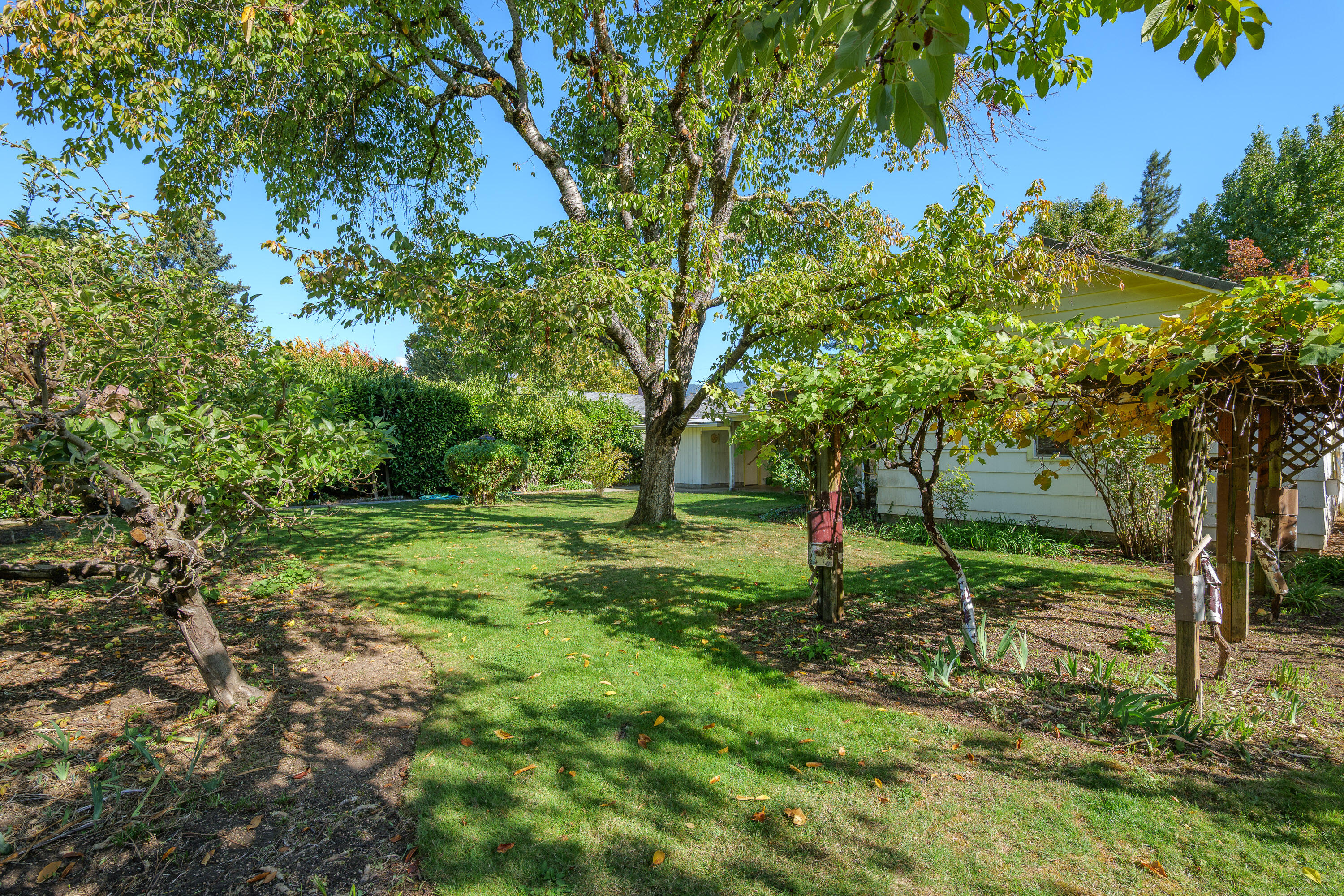 1034 SE Clarey Avenue, Grants Pass