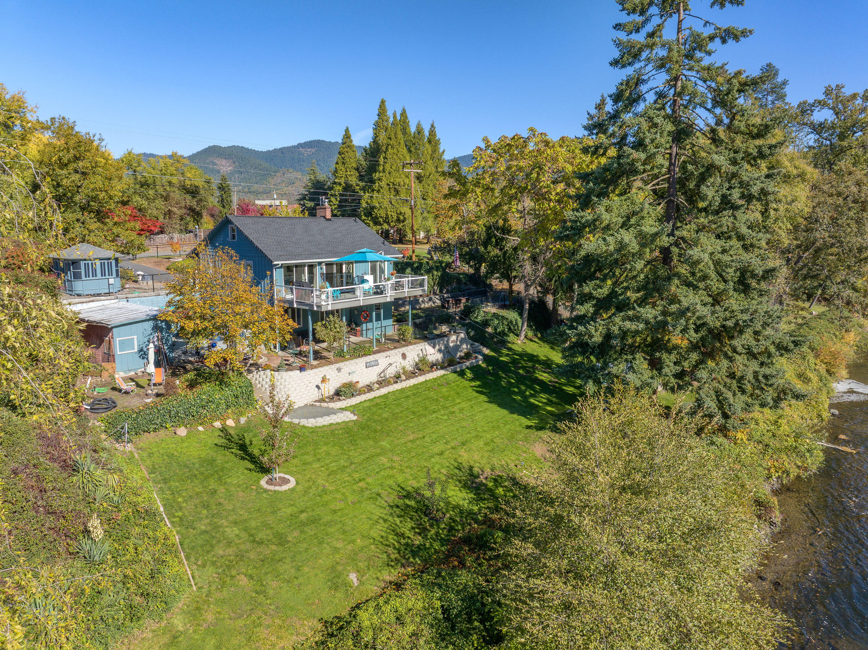 2215 SE Portola Drive