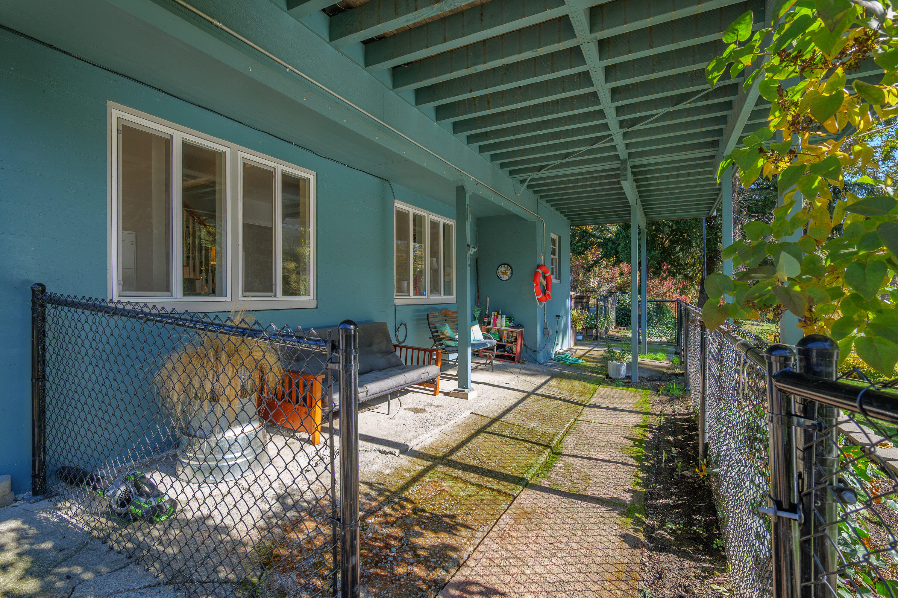 2215 SE Portola Drive