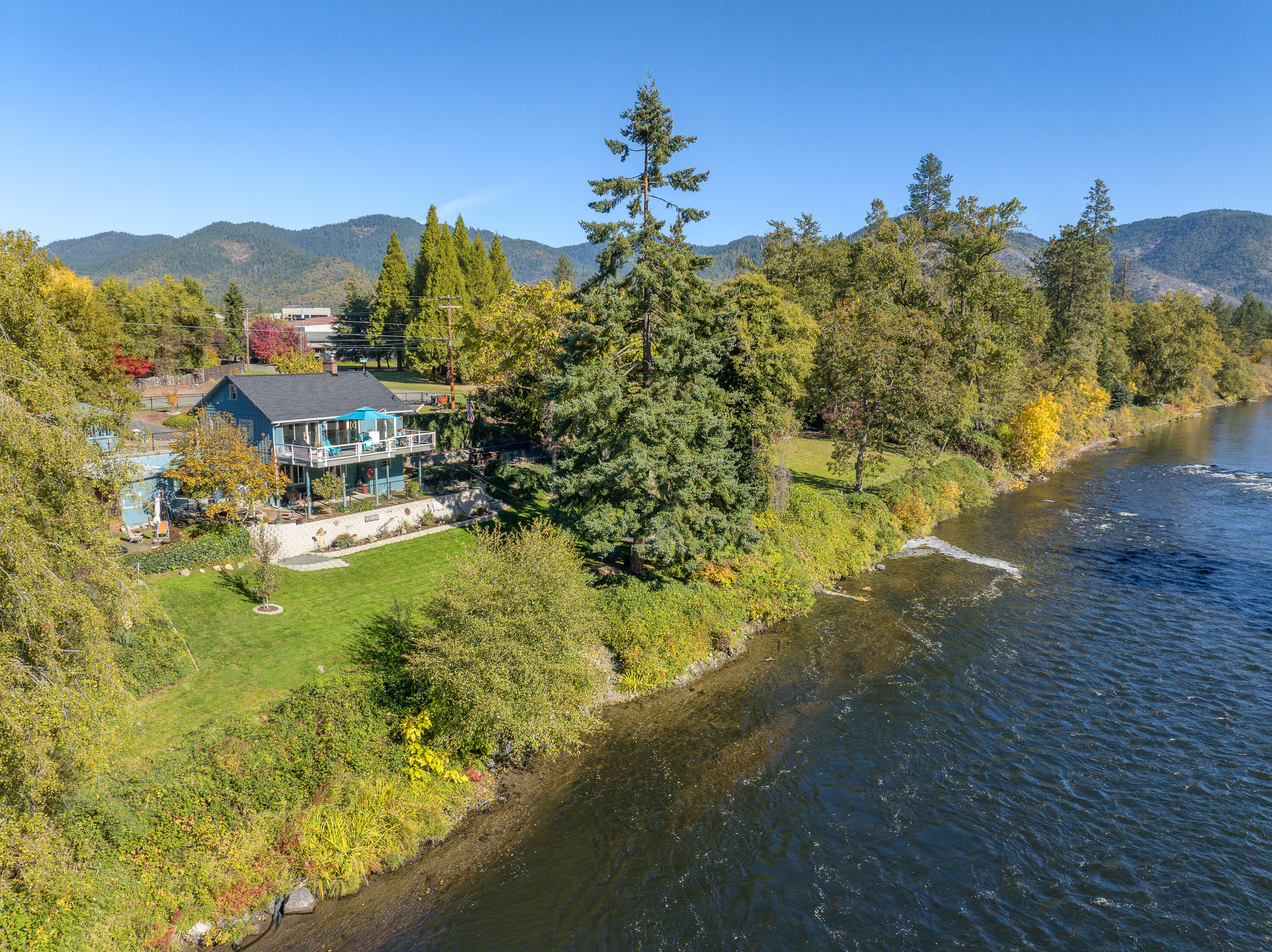 2215 SE Portola Drive