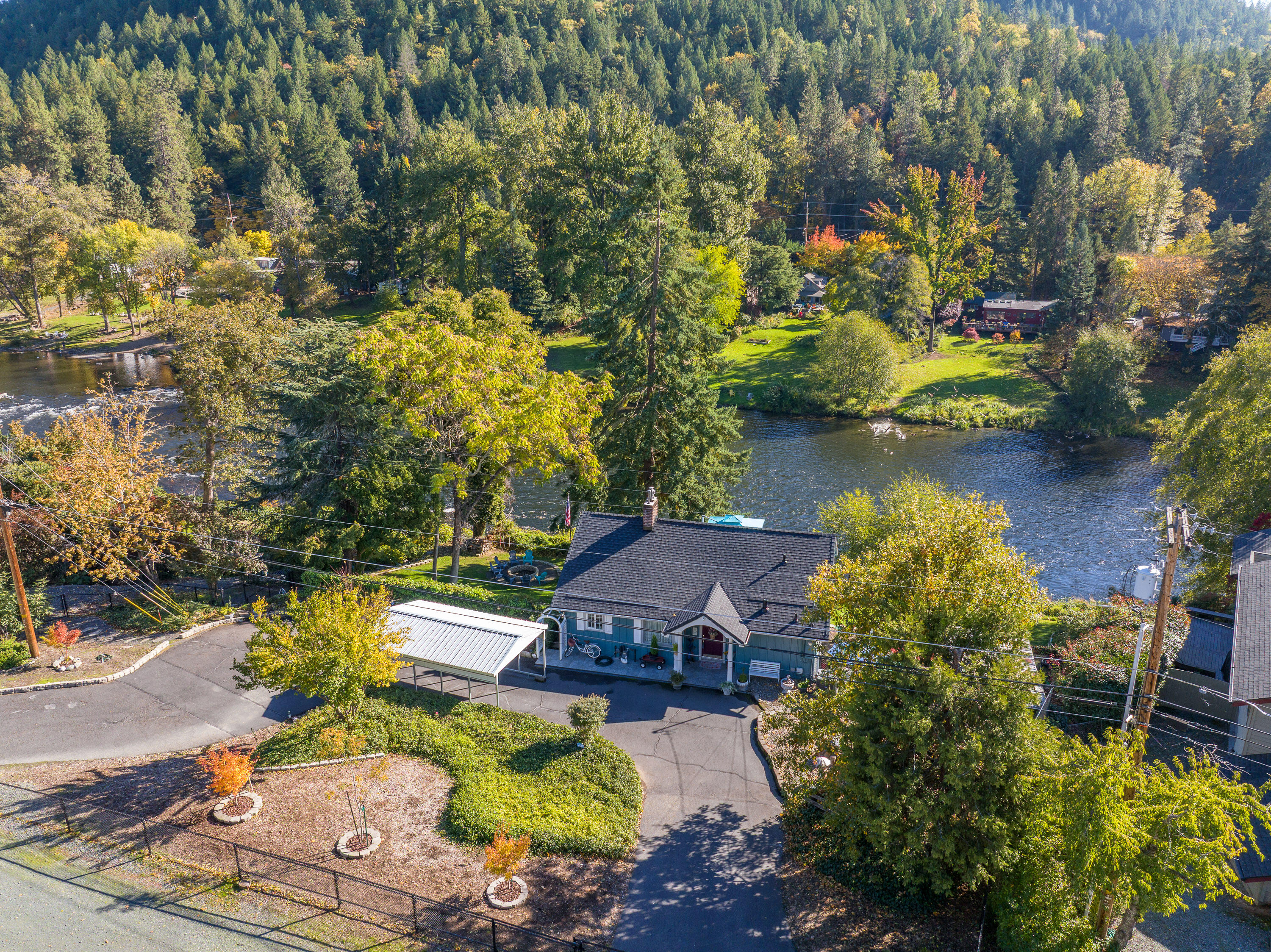 2215 SE Portola Drive