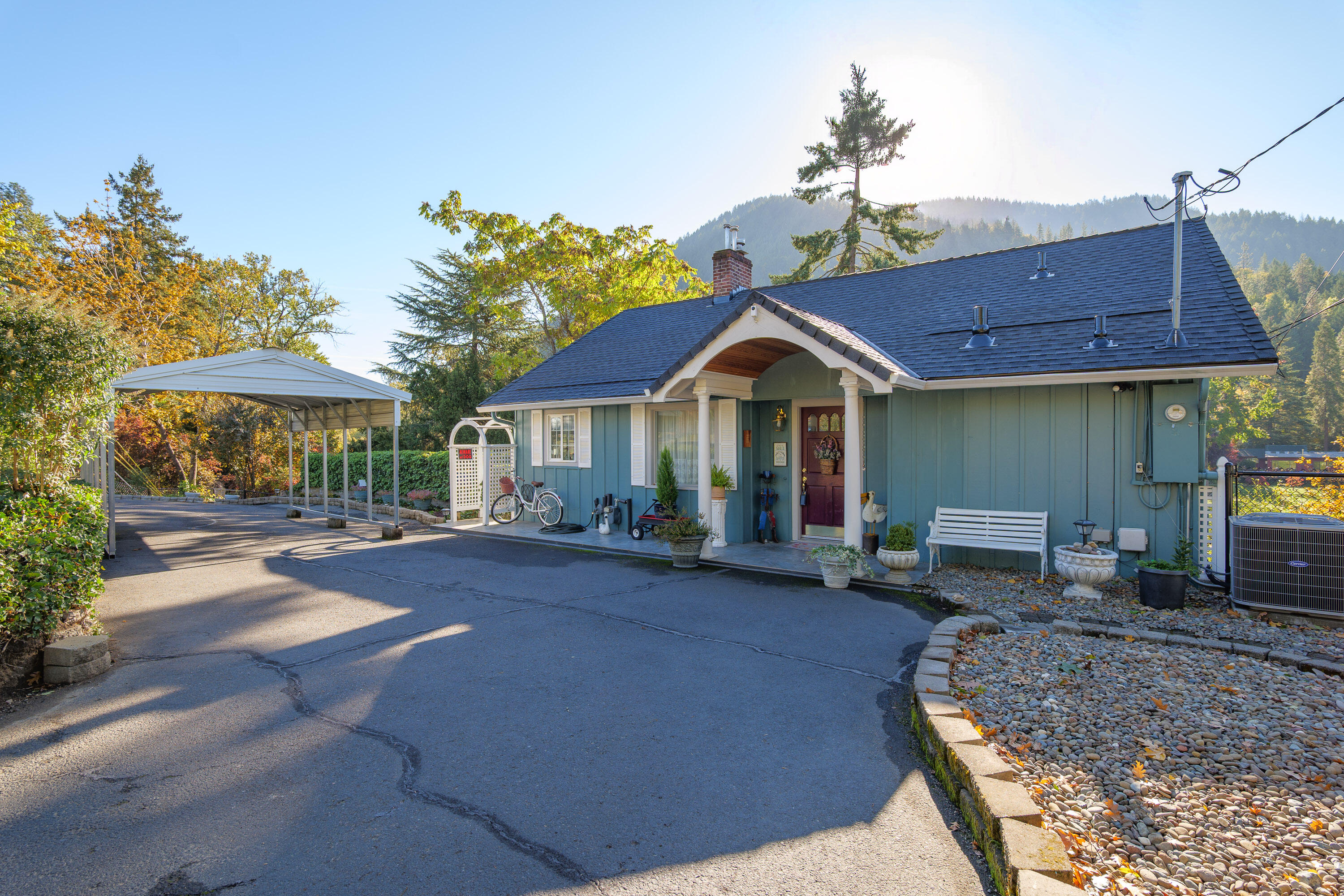 2215 SE Portola Drive