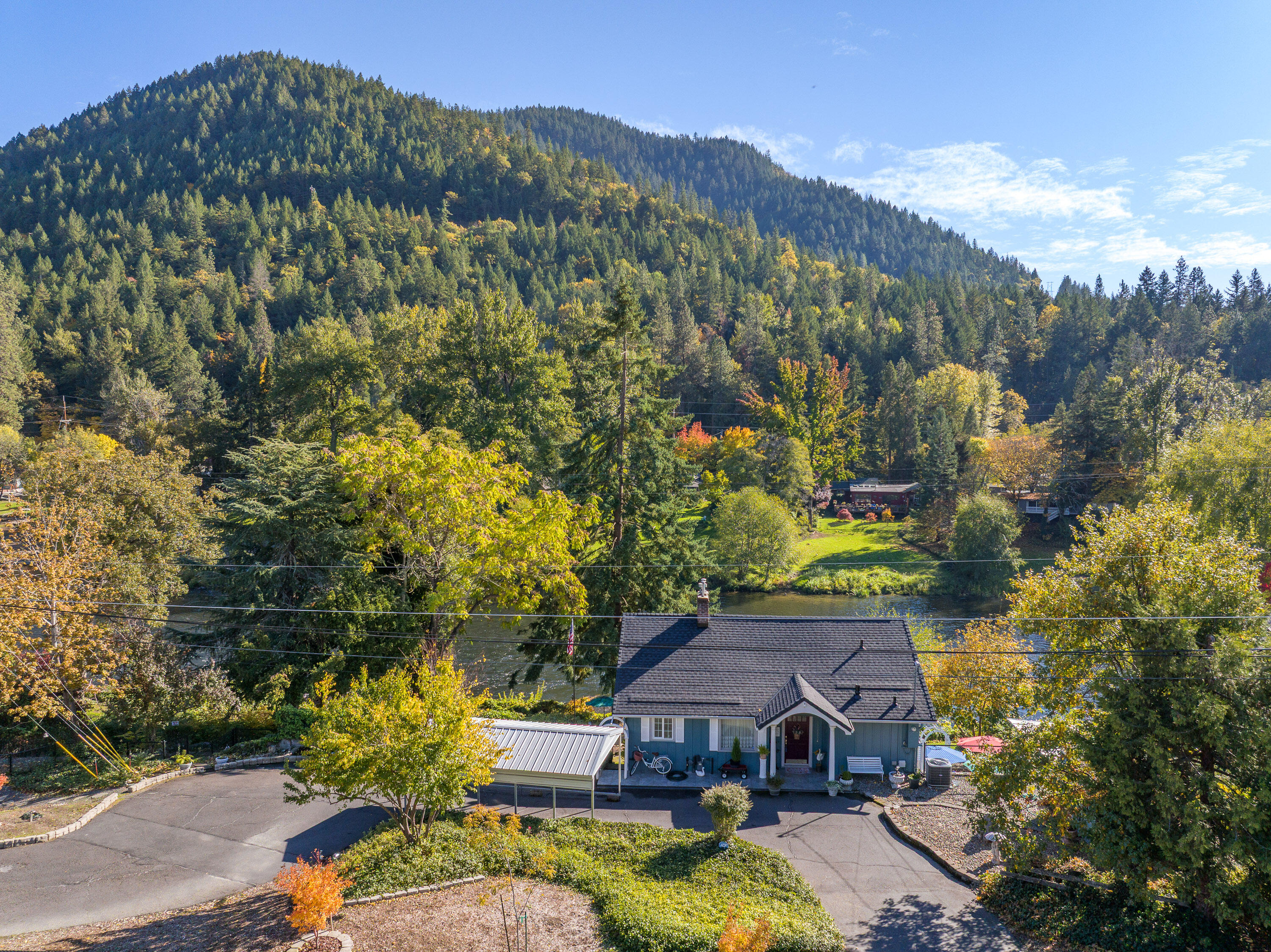 2215 SE Portola Drive