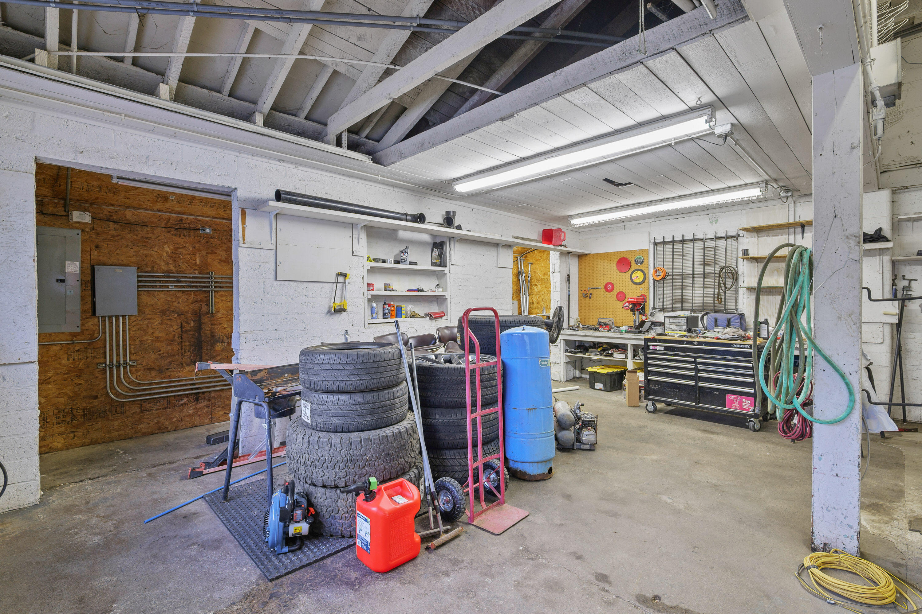 18090 Redwood Highway