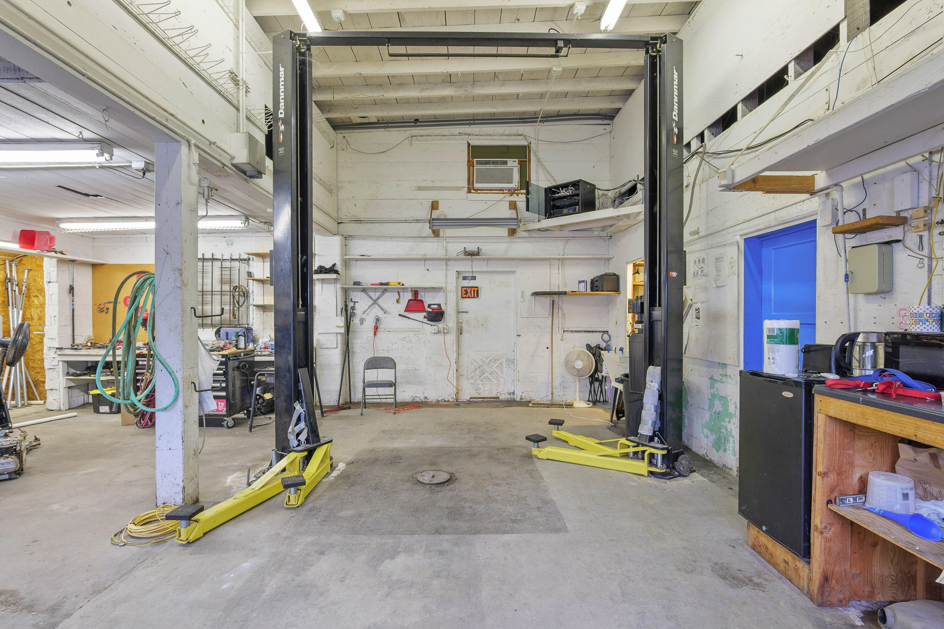 18090 Redwood Highway