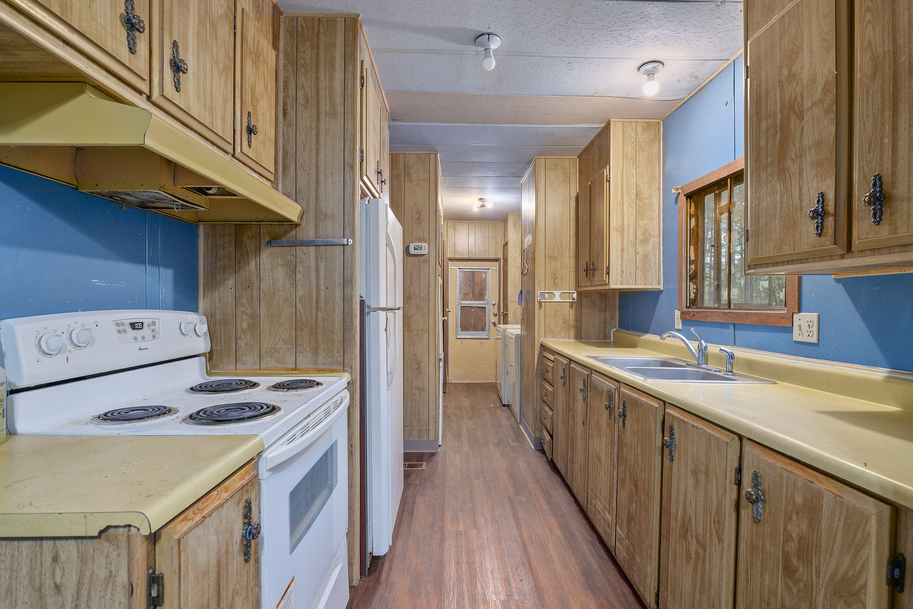 18090 Redwood Highway