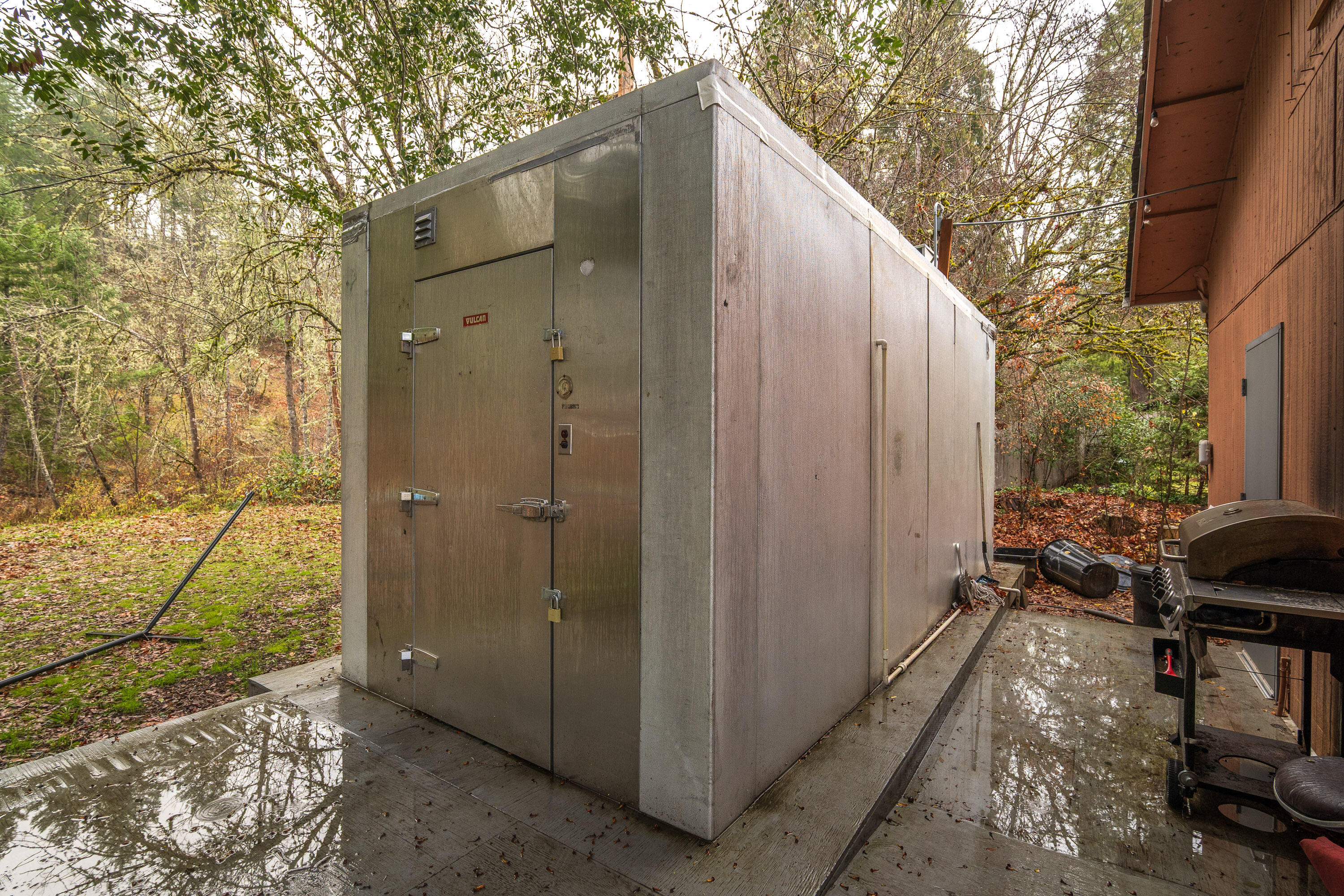 18090 Redwood Highway