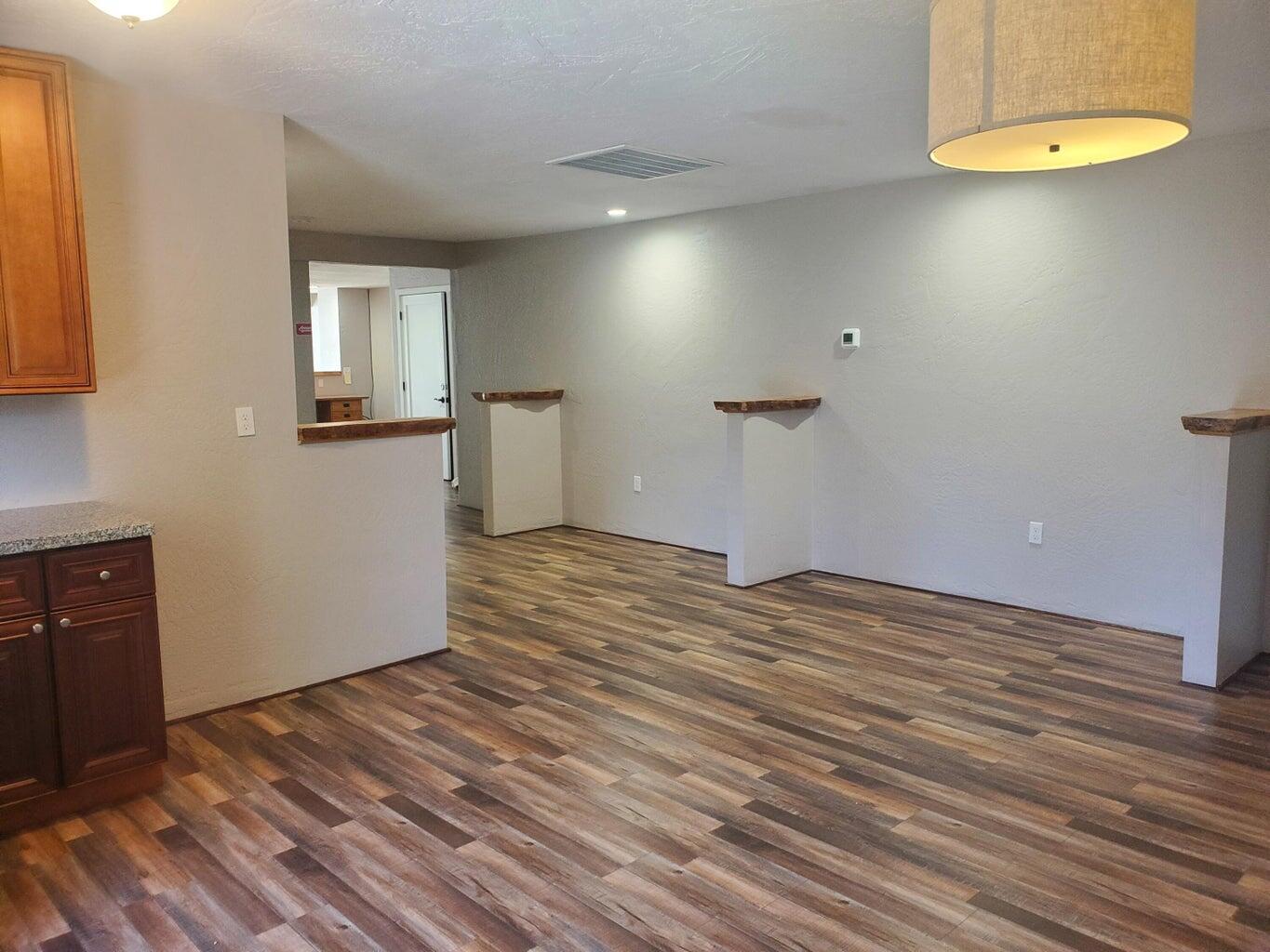 1480 Rogue River Highway