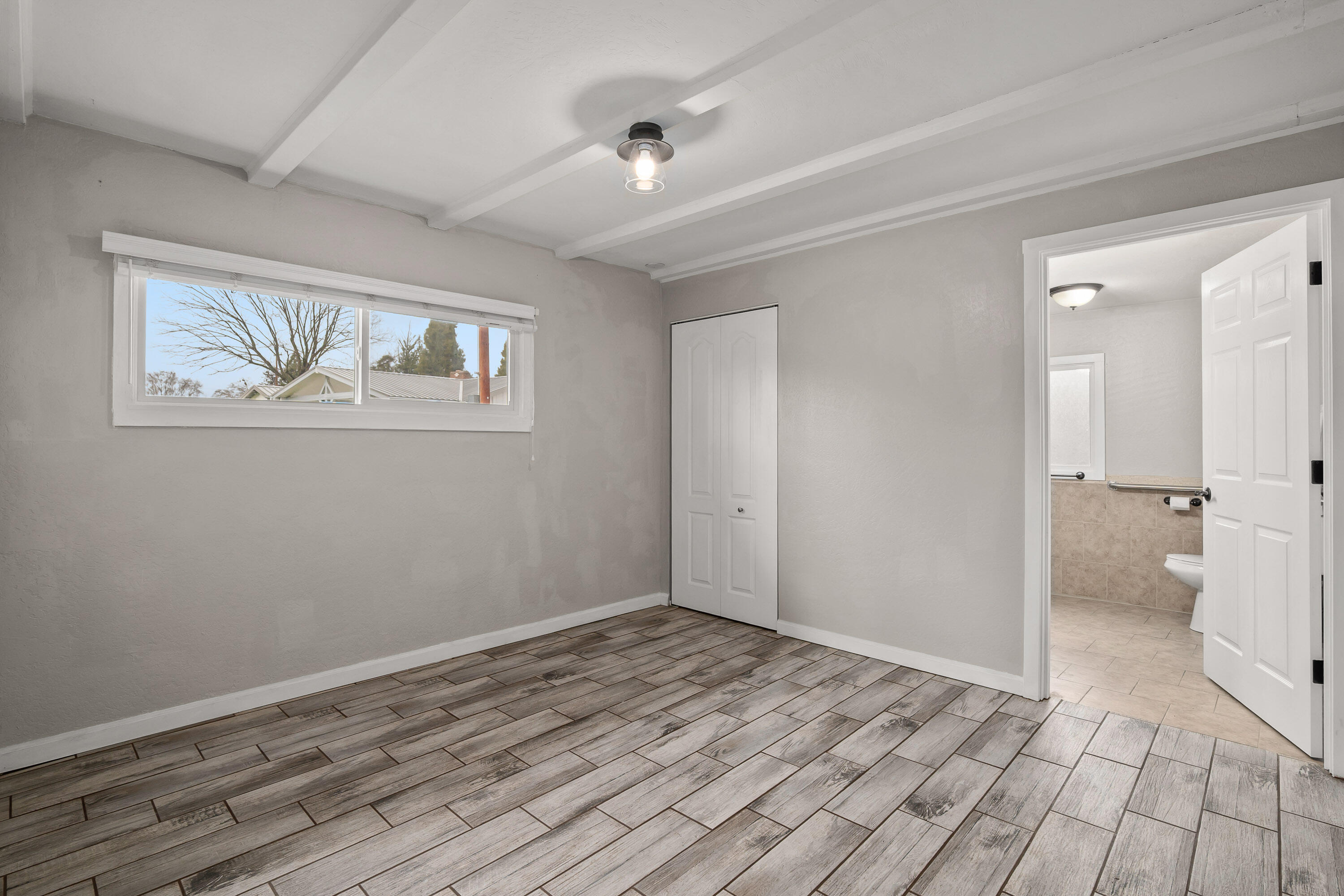 1480 Rogue River Highway