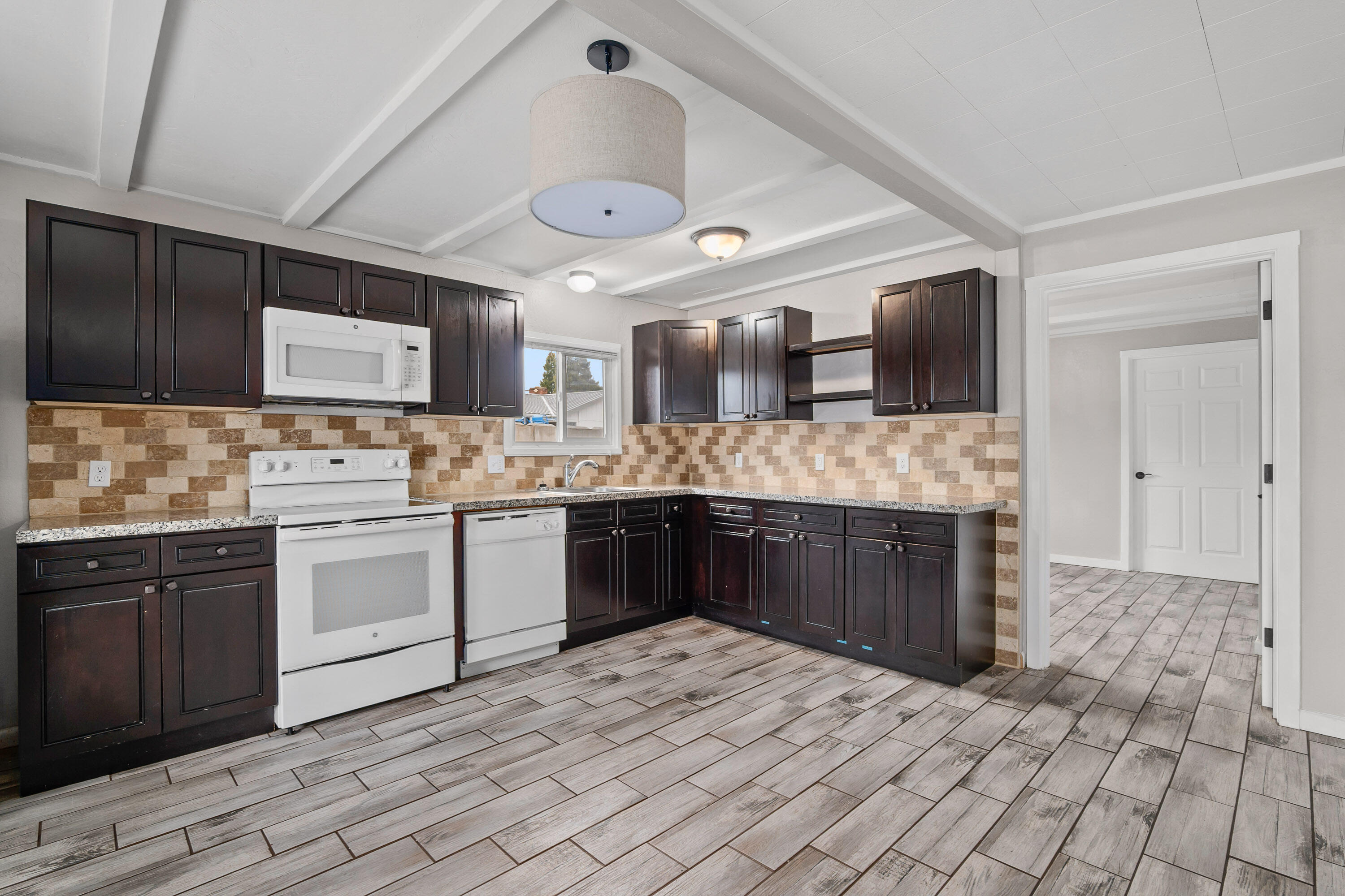 1480 Rogue River Highway