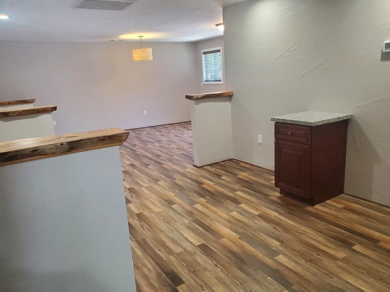 1480 Rogue River Highway