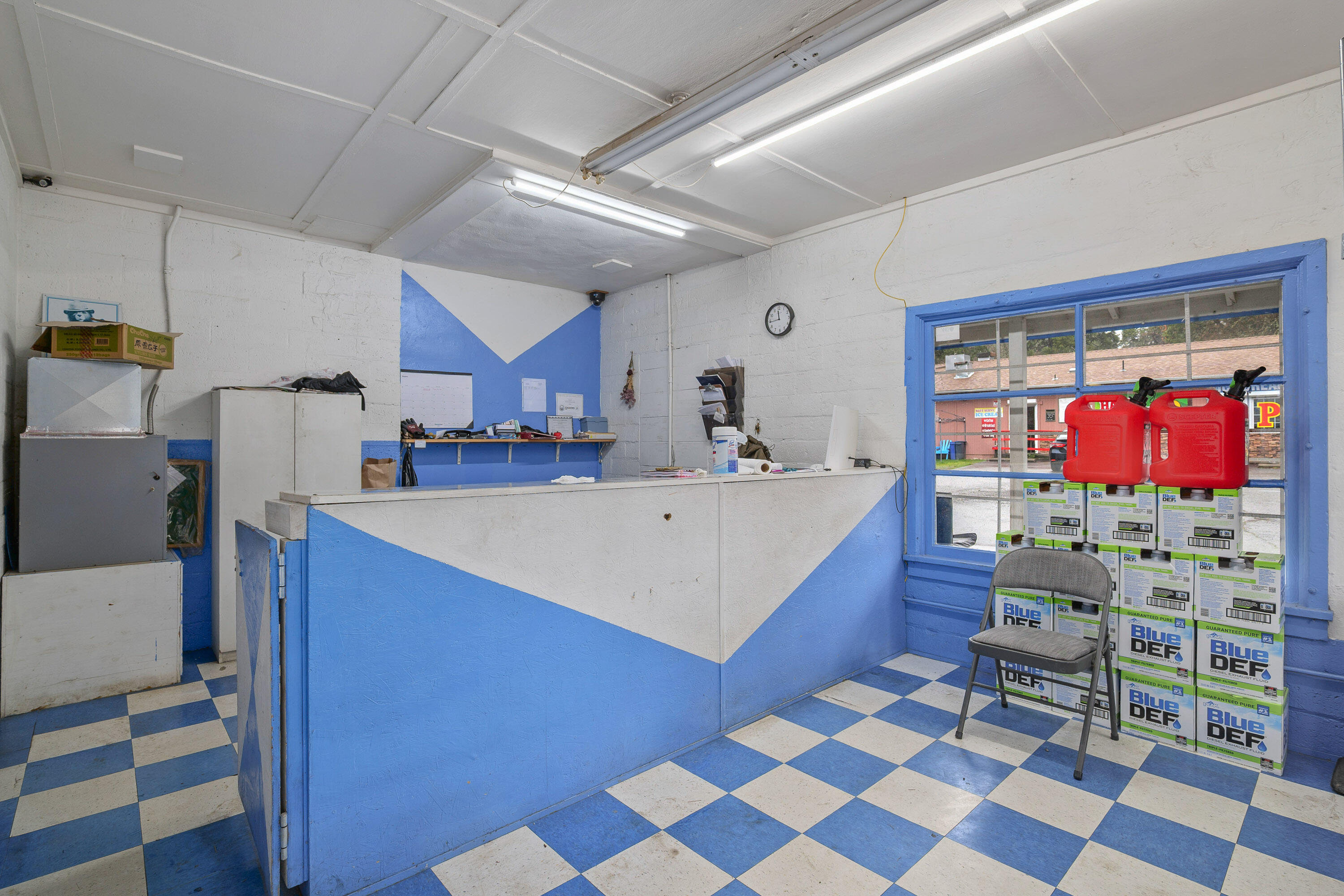 18090 Redwood Highway