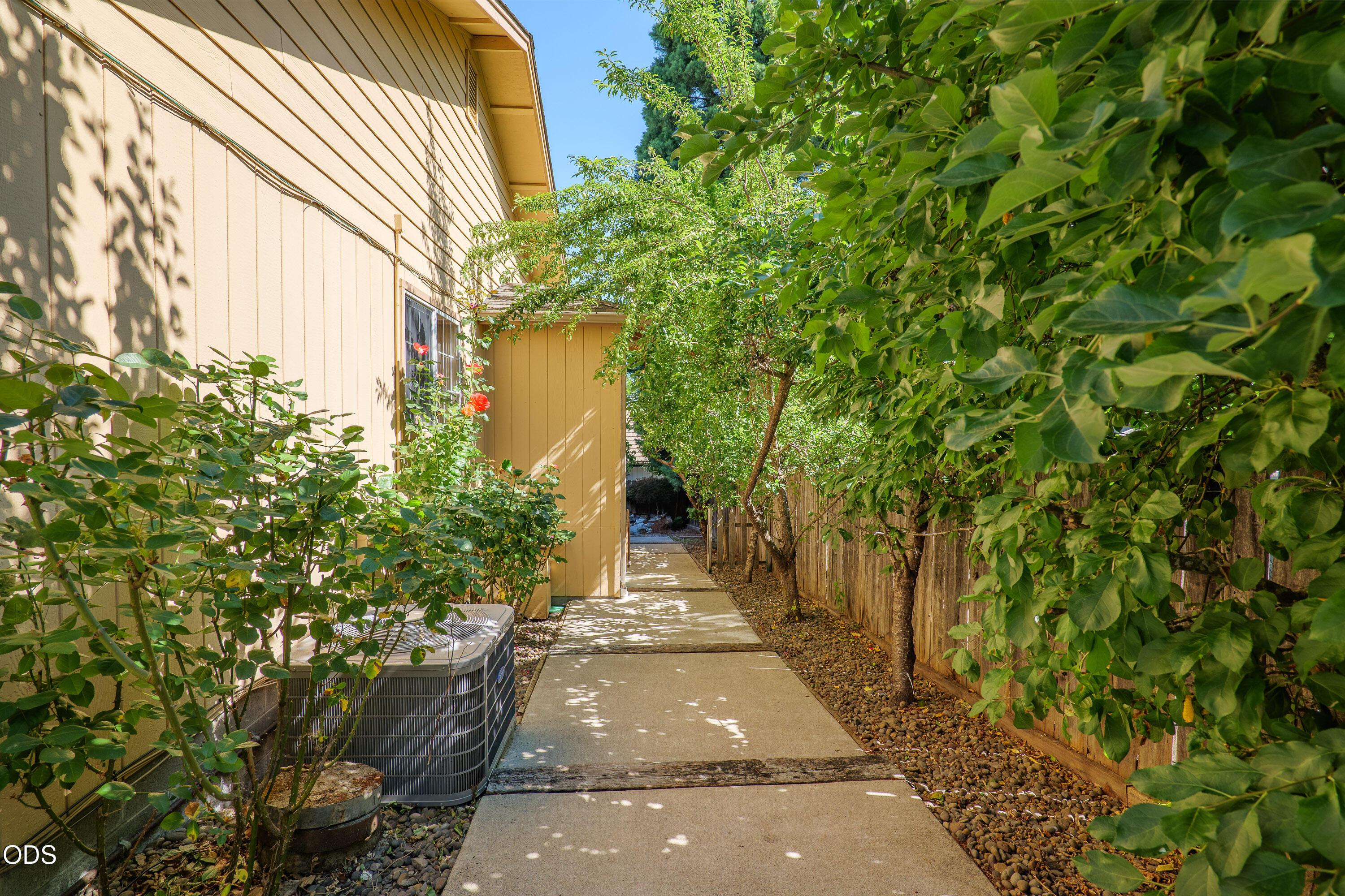 1032 Thelma Way