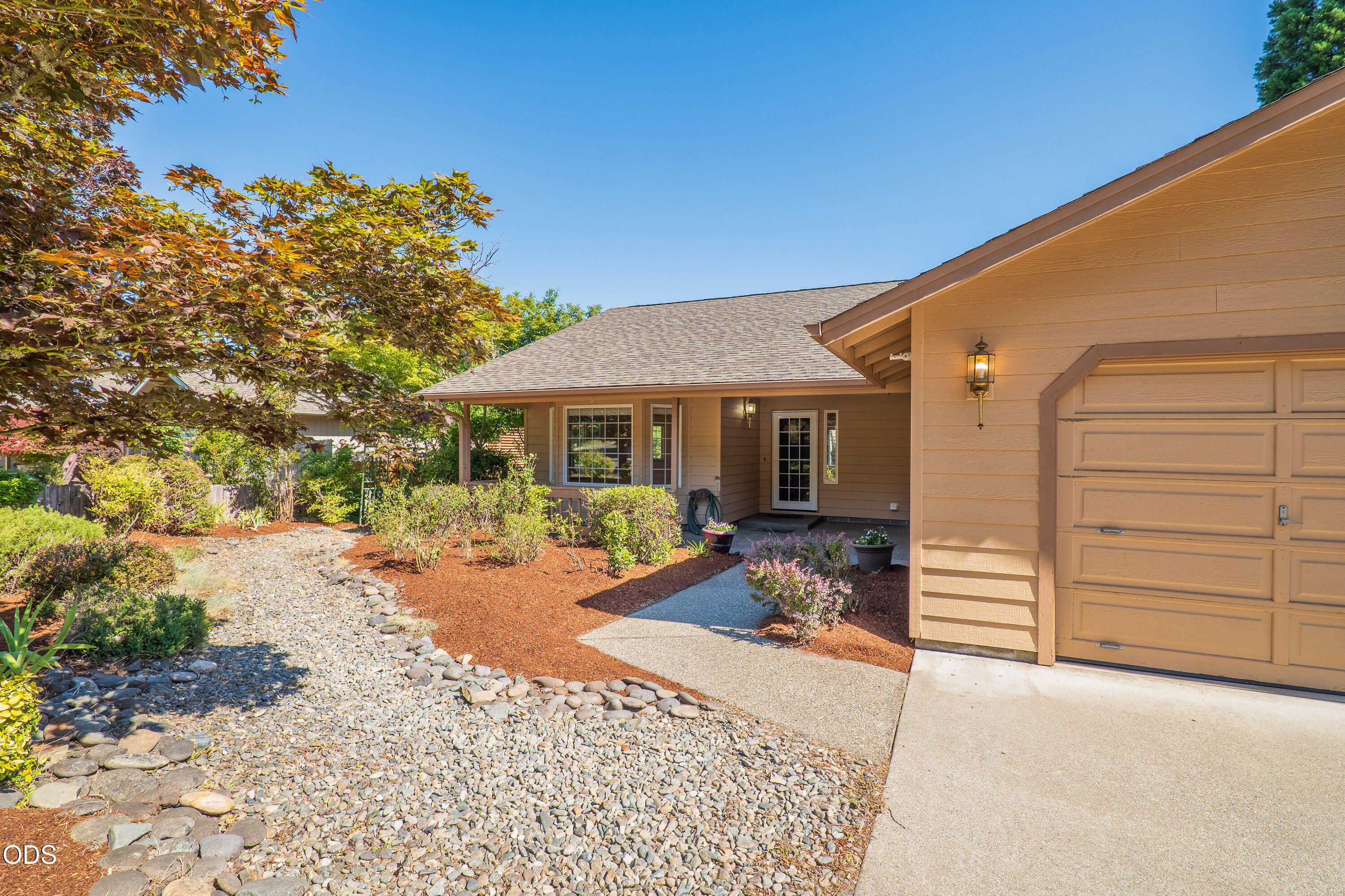 1032 Thelma Way