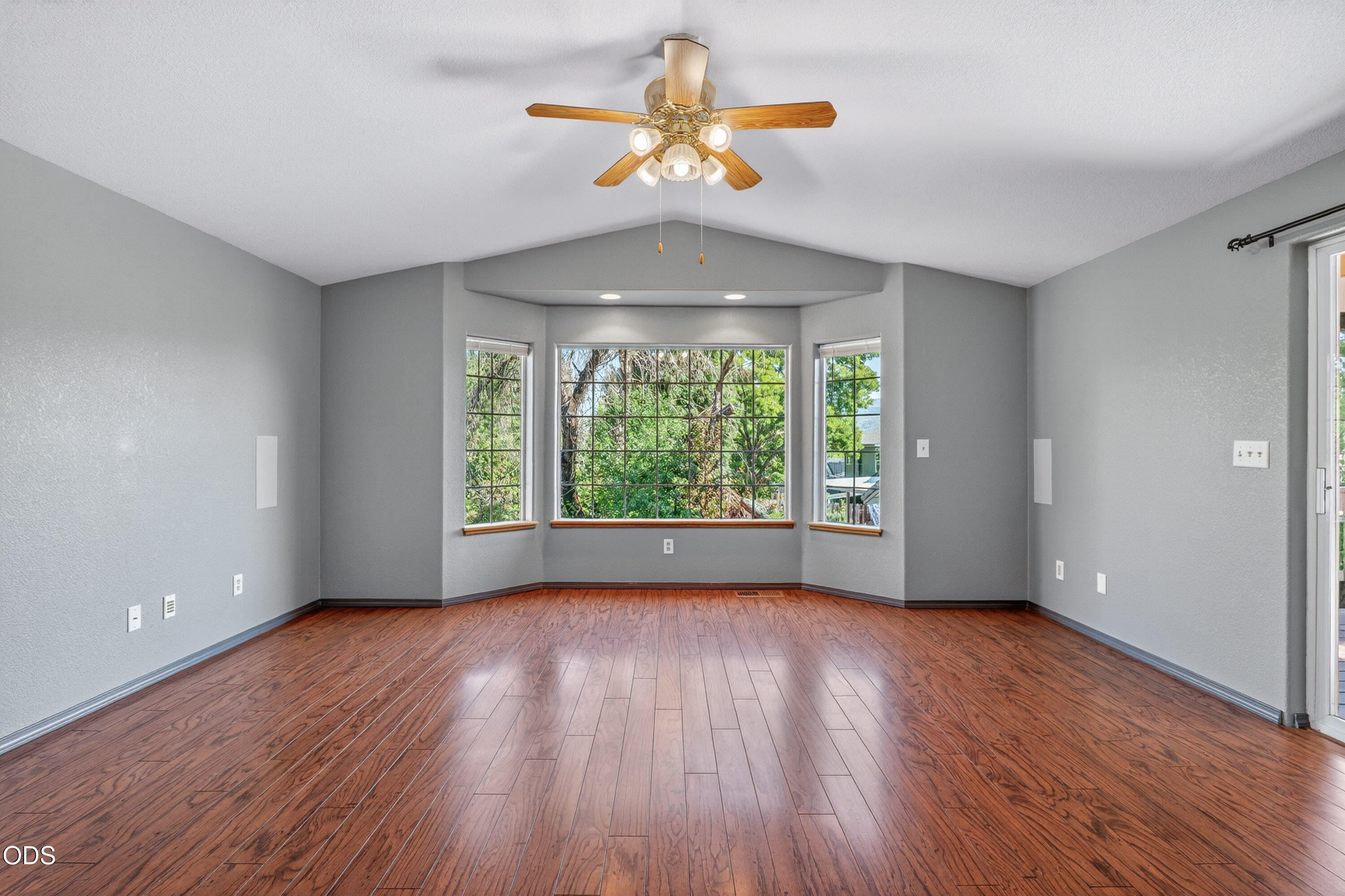 1032 Thelma Way
