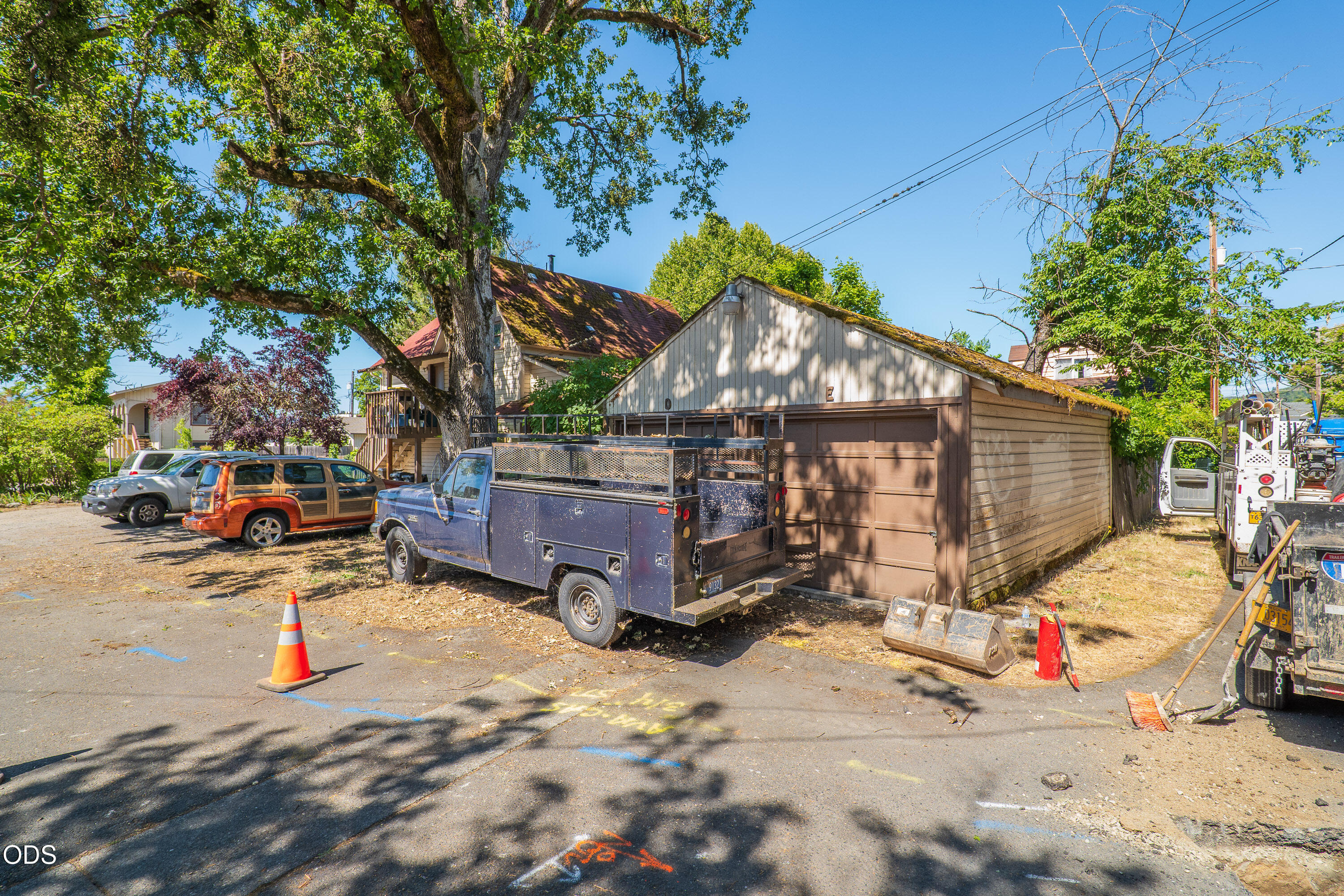 324 NE D Street