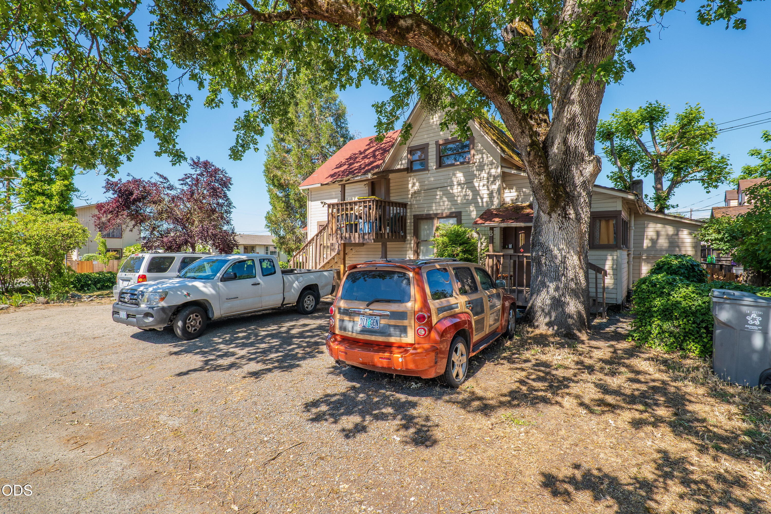324 NE D Street