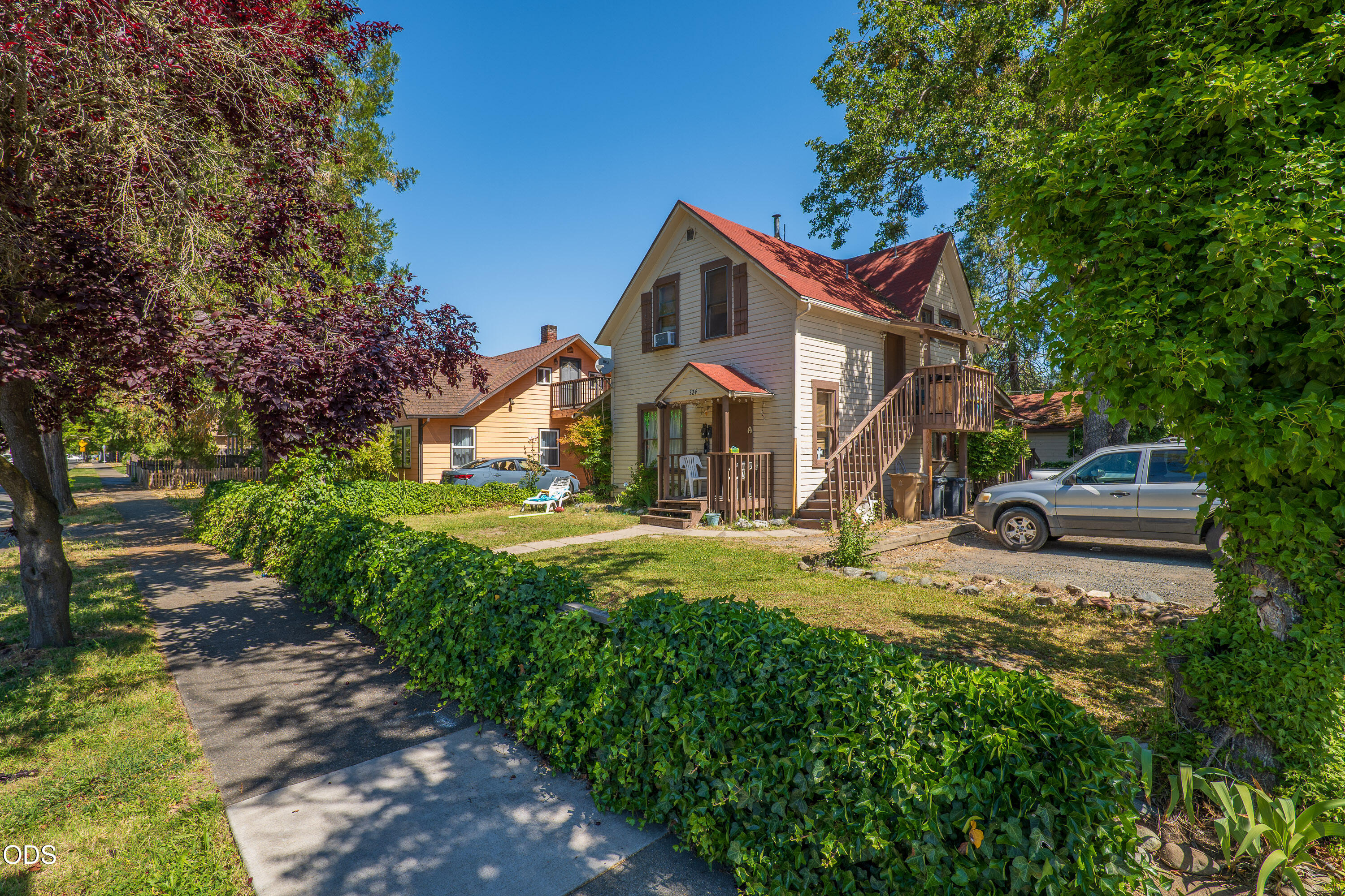 324 NE D Street