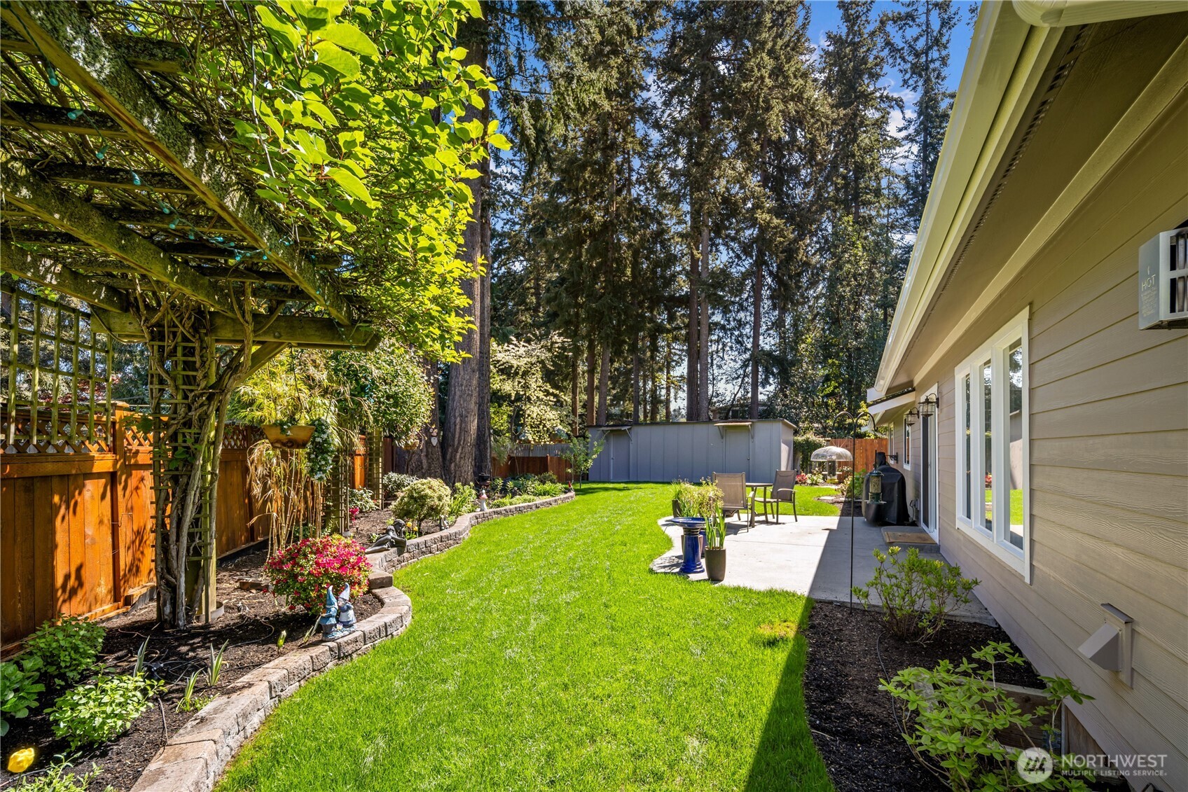 643 Edmonds Way