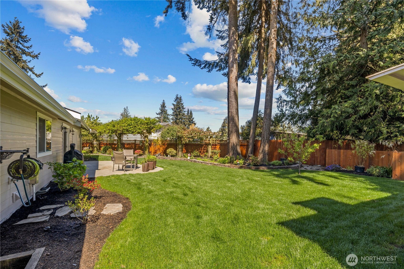 643 Edmonds Way