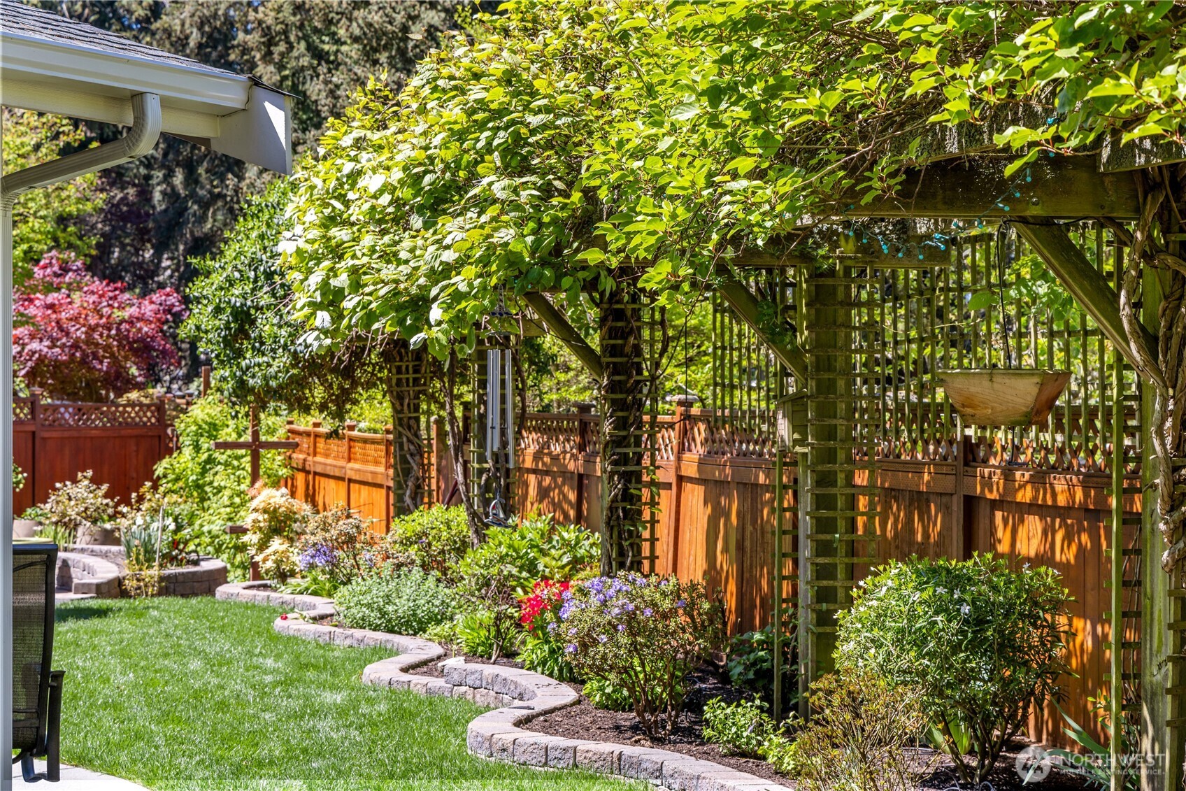 643 Edmonds Way