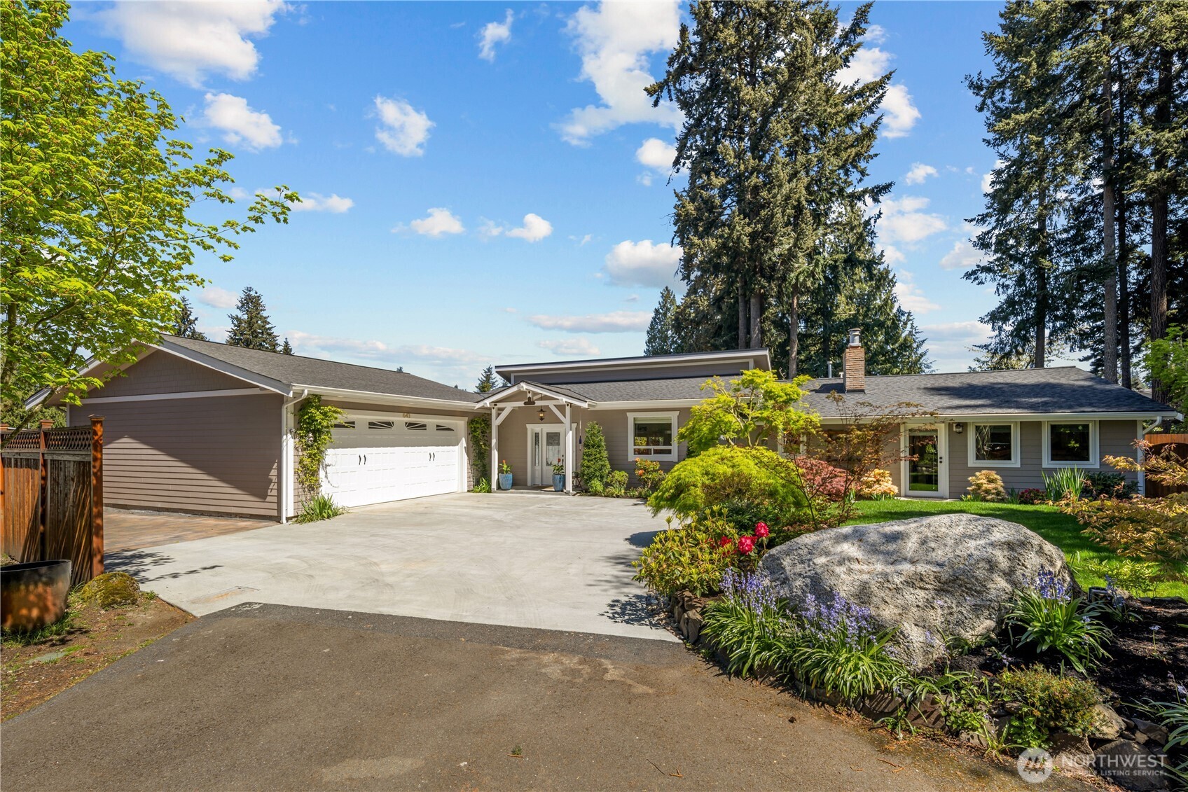 643 Edmonds Way