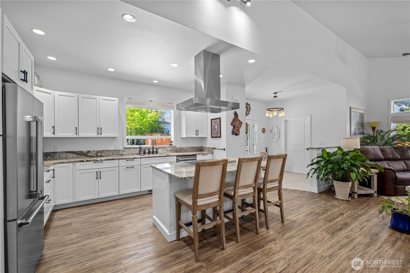 643 Edmonds Way