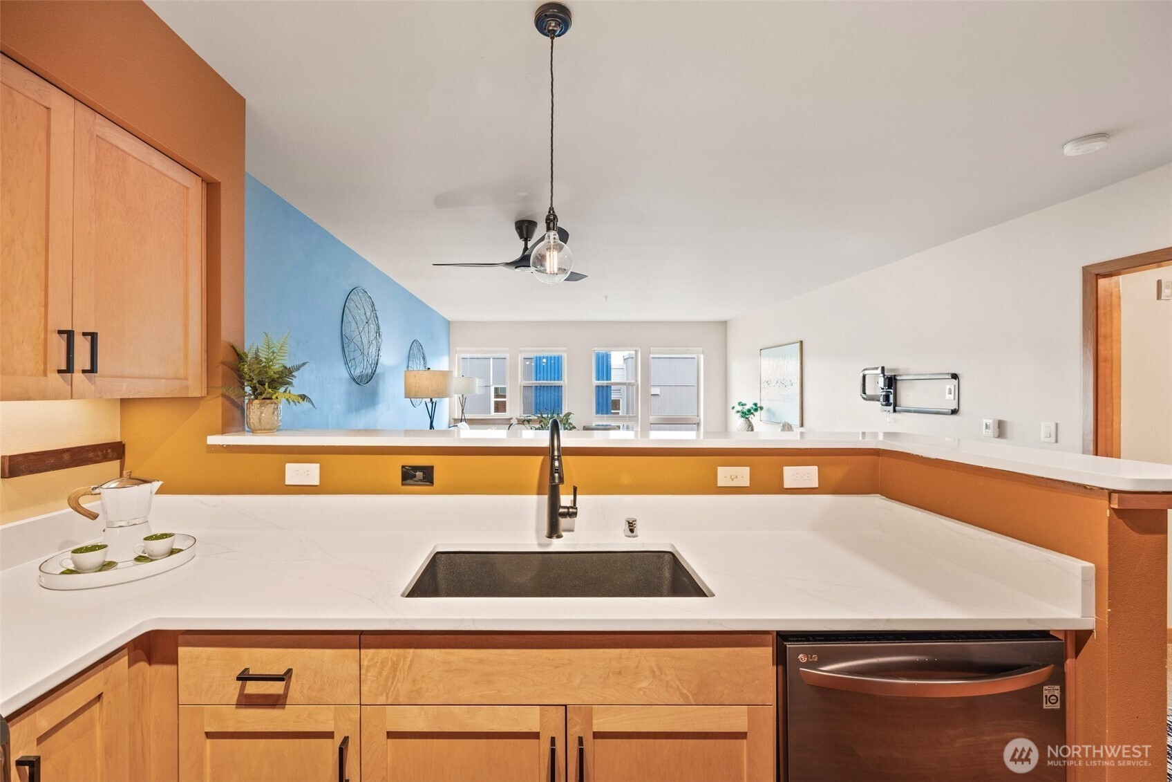 827 Hiawatha Place S Unit: 515
