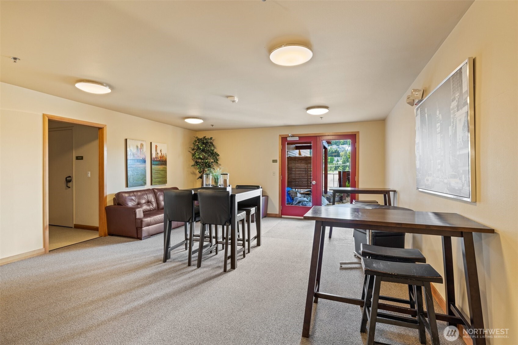 827 Hiawatha Place S Unit: 515