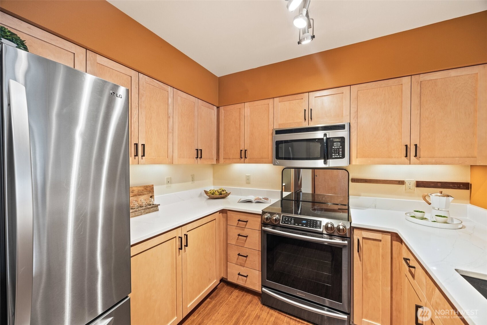 827 Hiawatha Place S Unit: 515