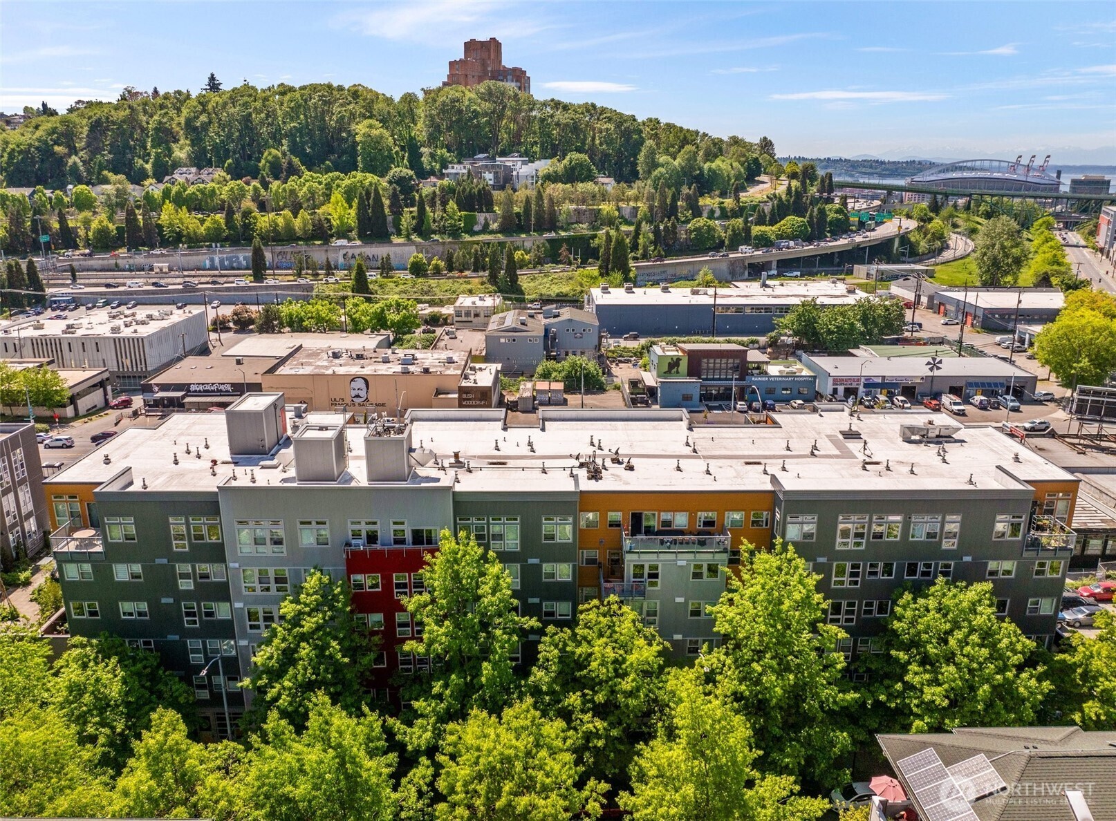 827 Hiawatha Place S Unit: 515