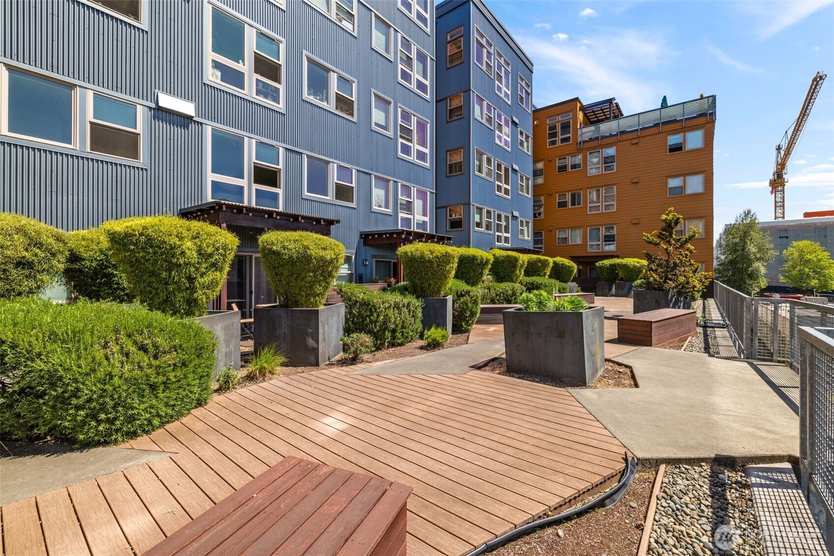 827 Hiawatha Place S Unit: 515