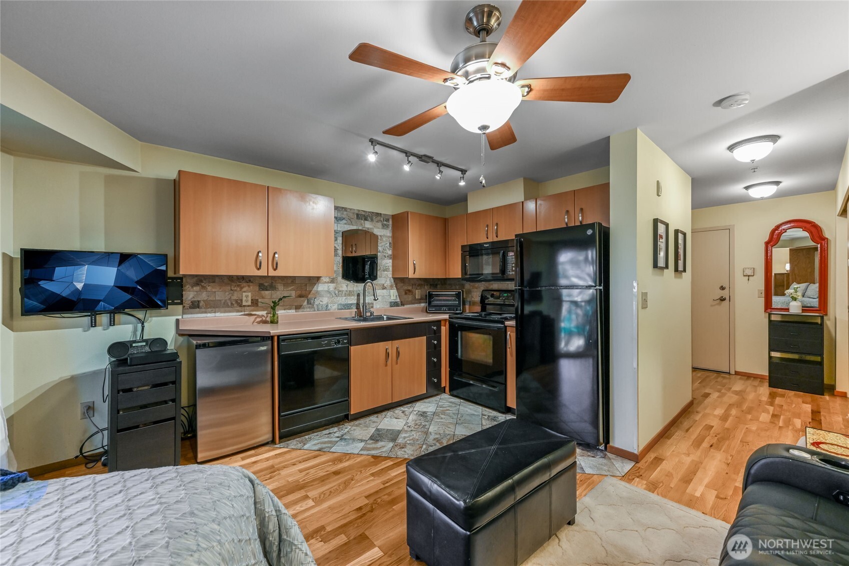 4020 Aurora Avenue N Unit: 308