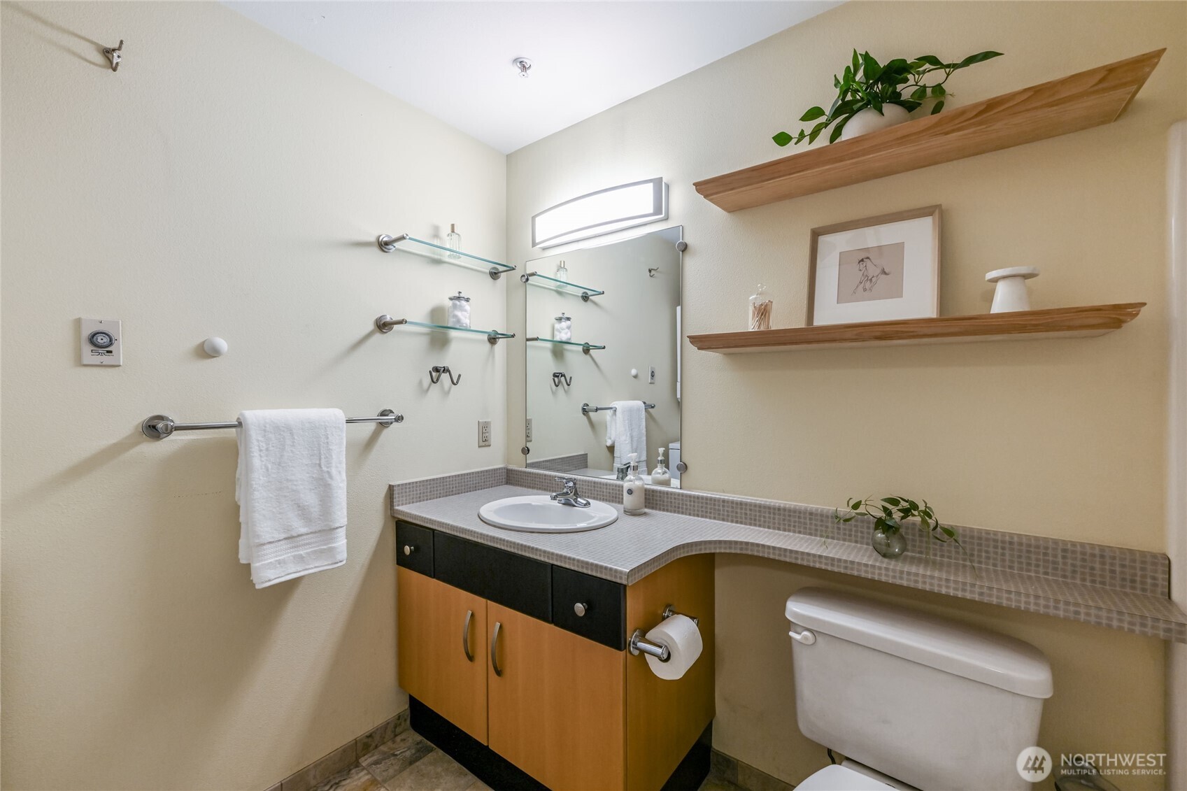 4020 Aurora Avenue N Unit: 308