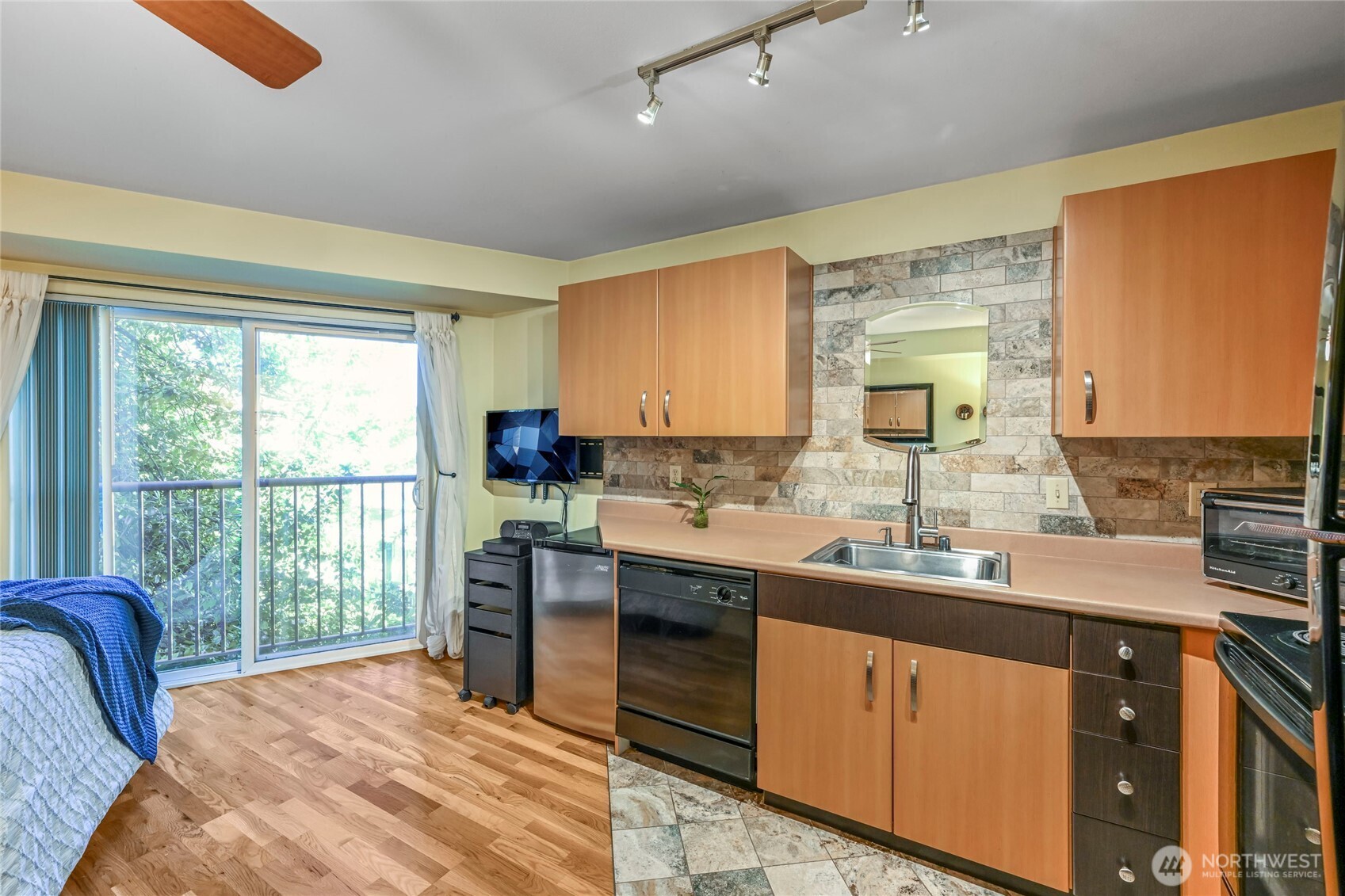 4020 Aurora Avenue N Unit: 308