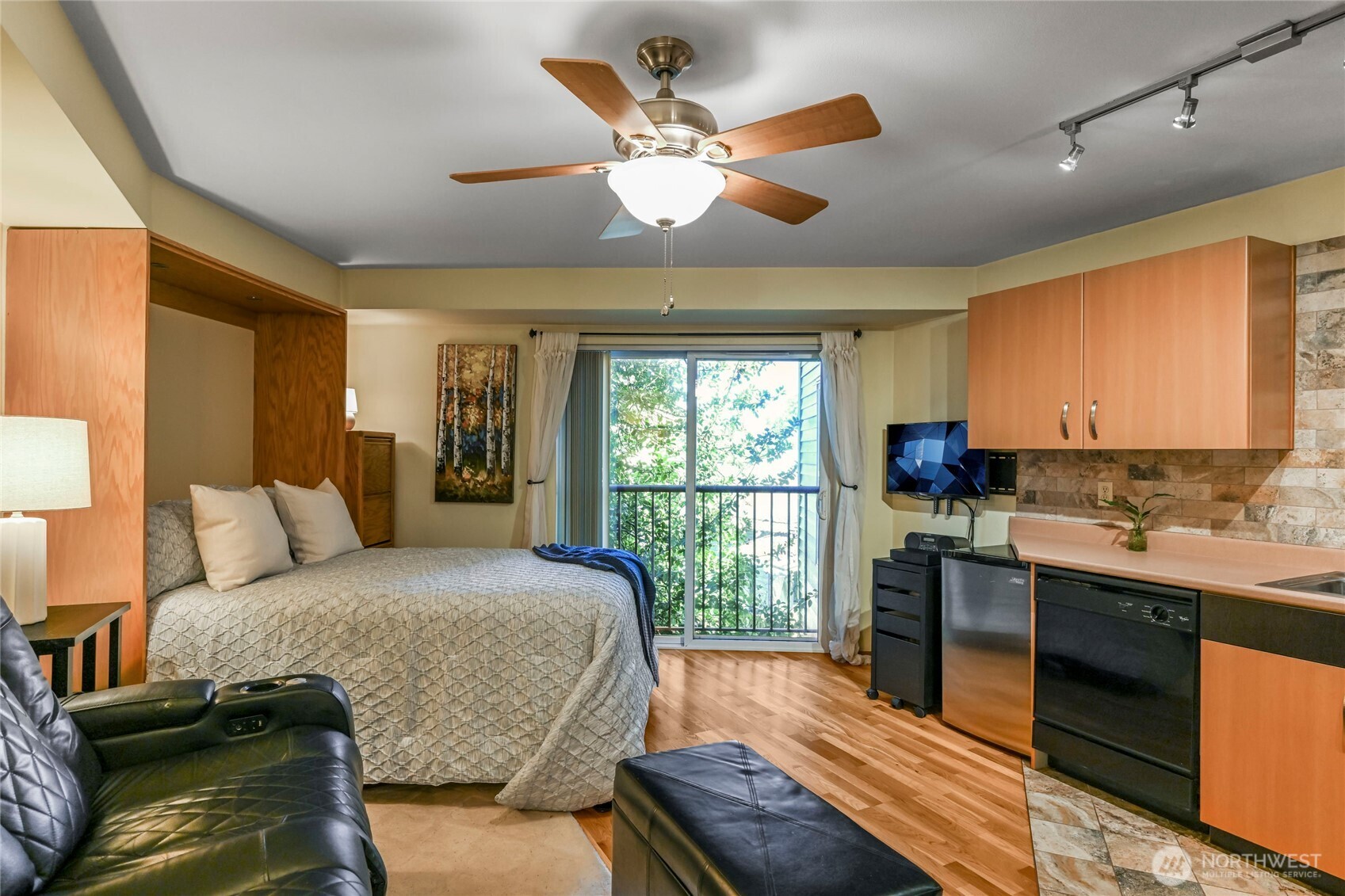 4020 Aurora Avenue N Unit: 308