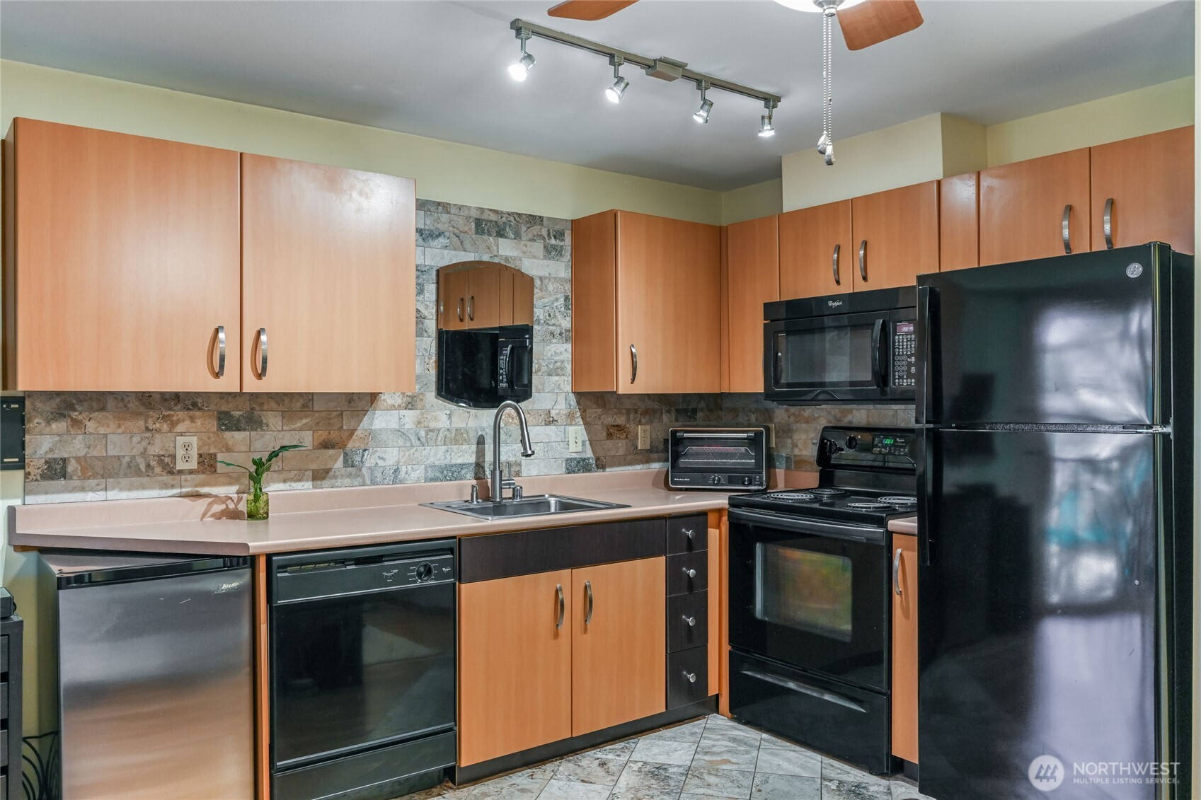 4020 Aurora Avenue N Unit: 308