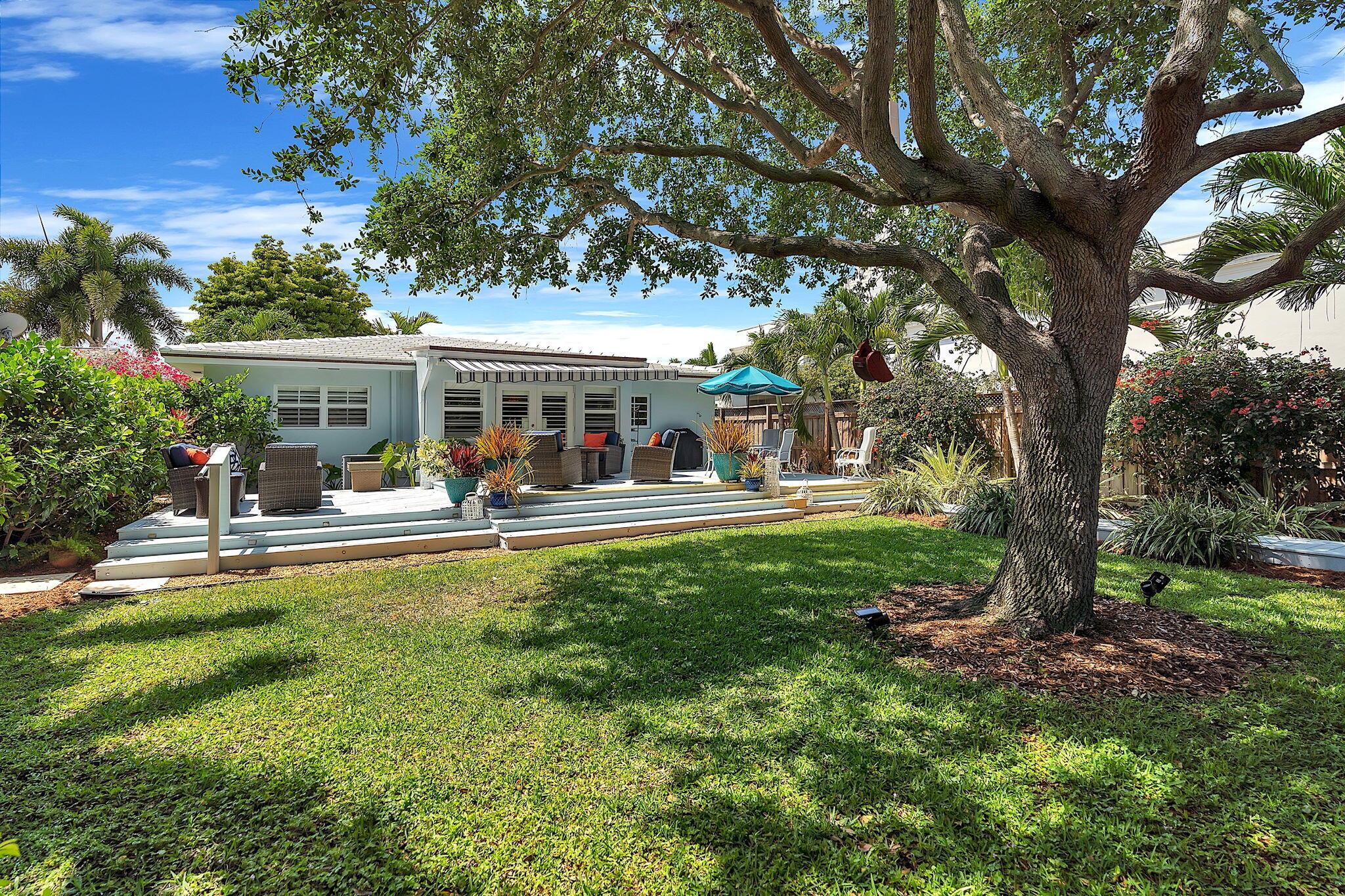 912 N Lakeside Drive