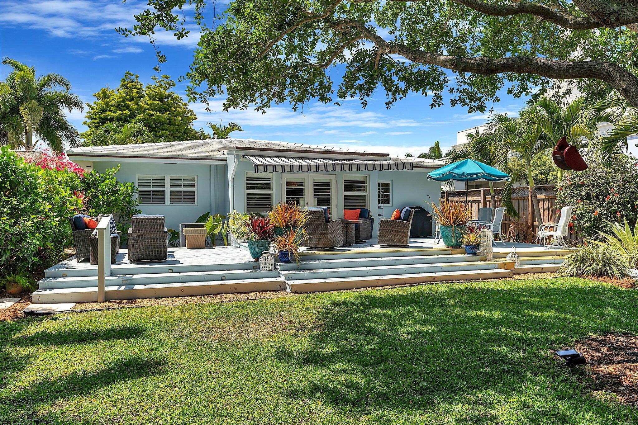 912 N Lakeside Drive