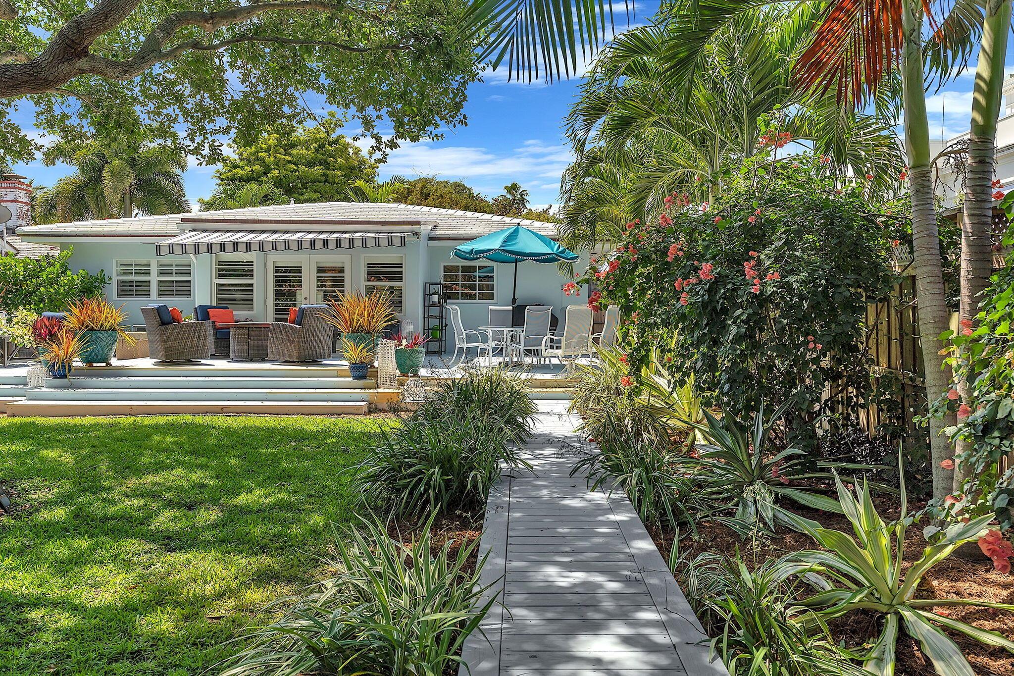 912 N Lakeside Drive