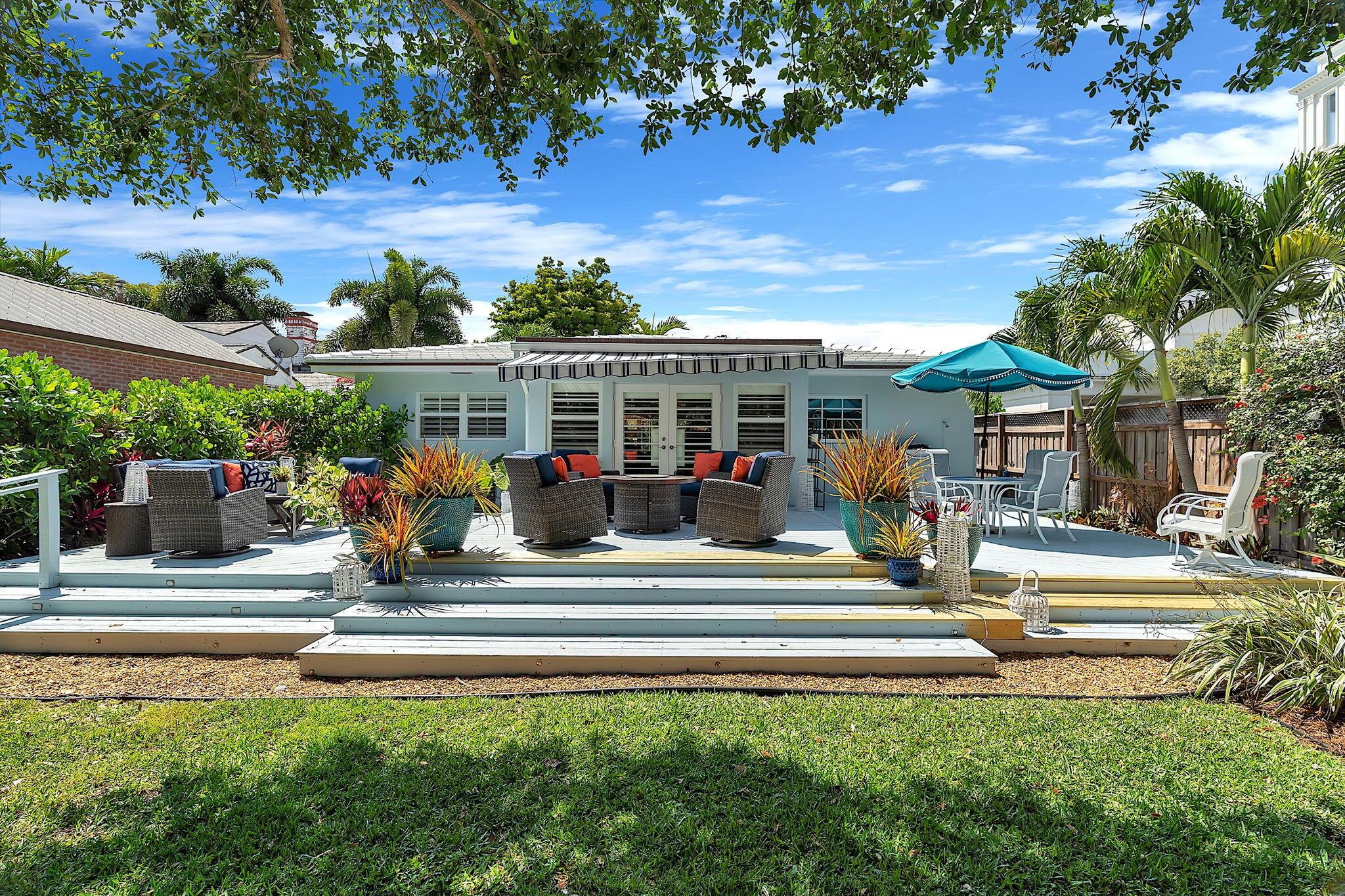 912 N Lakeside Drive