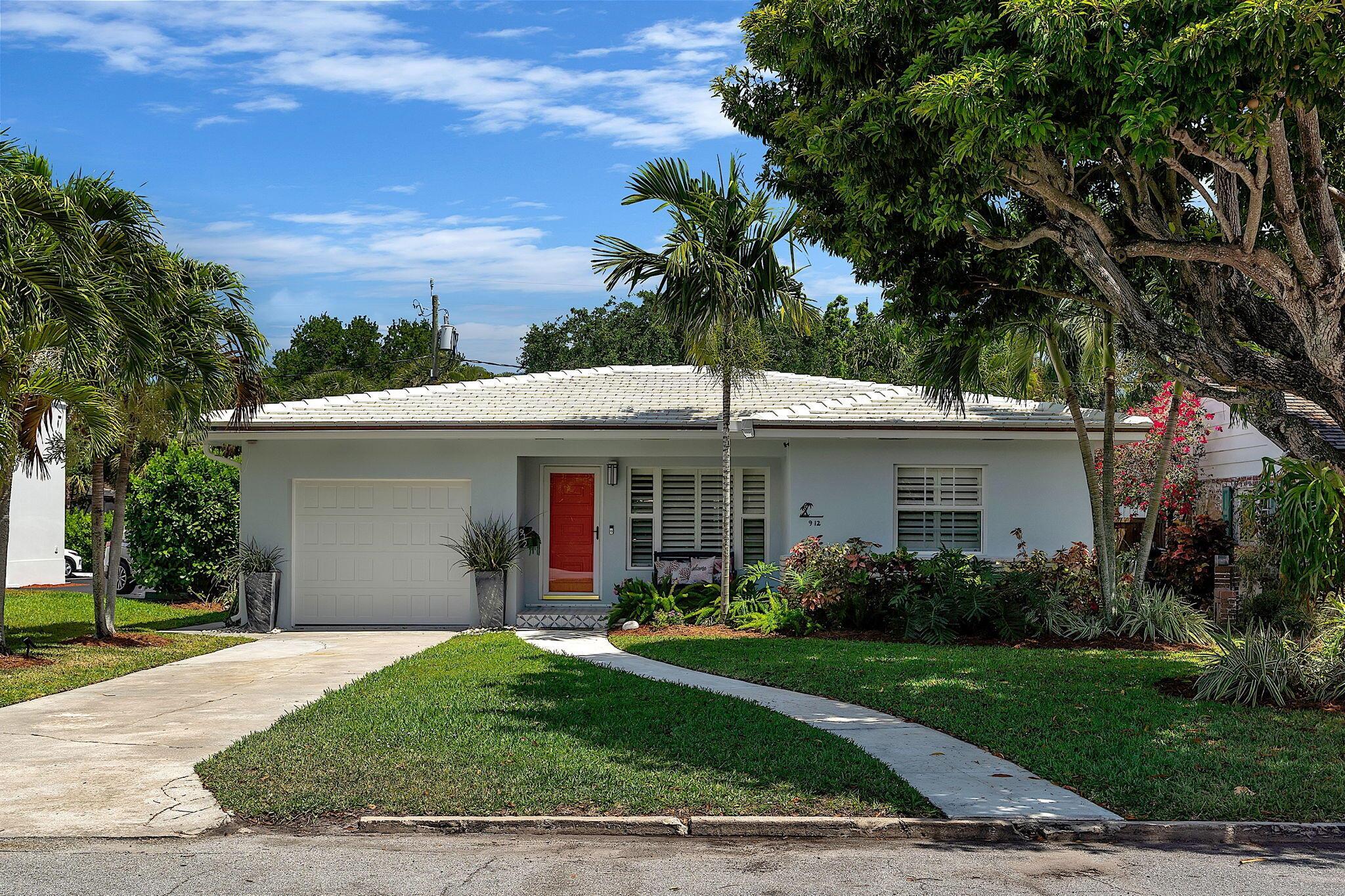 912 N Lakeside Drive