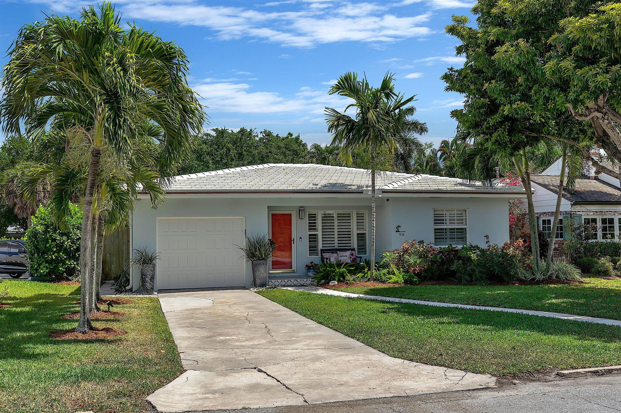 912 N Lakeside Drive